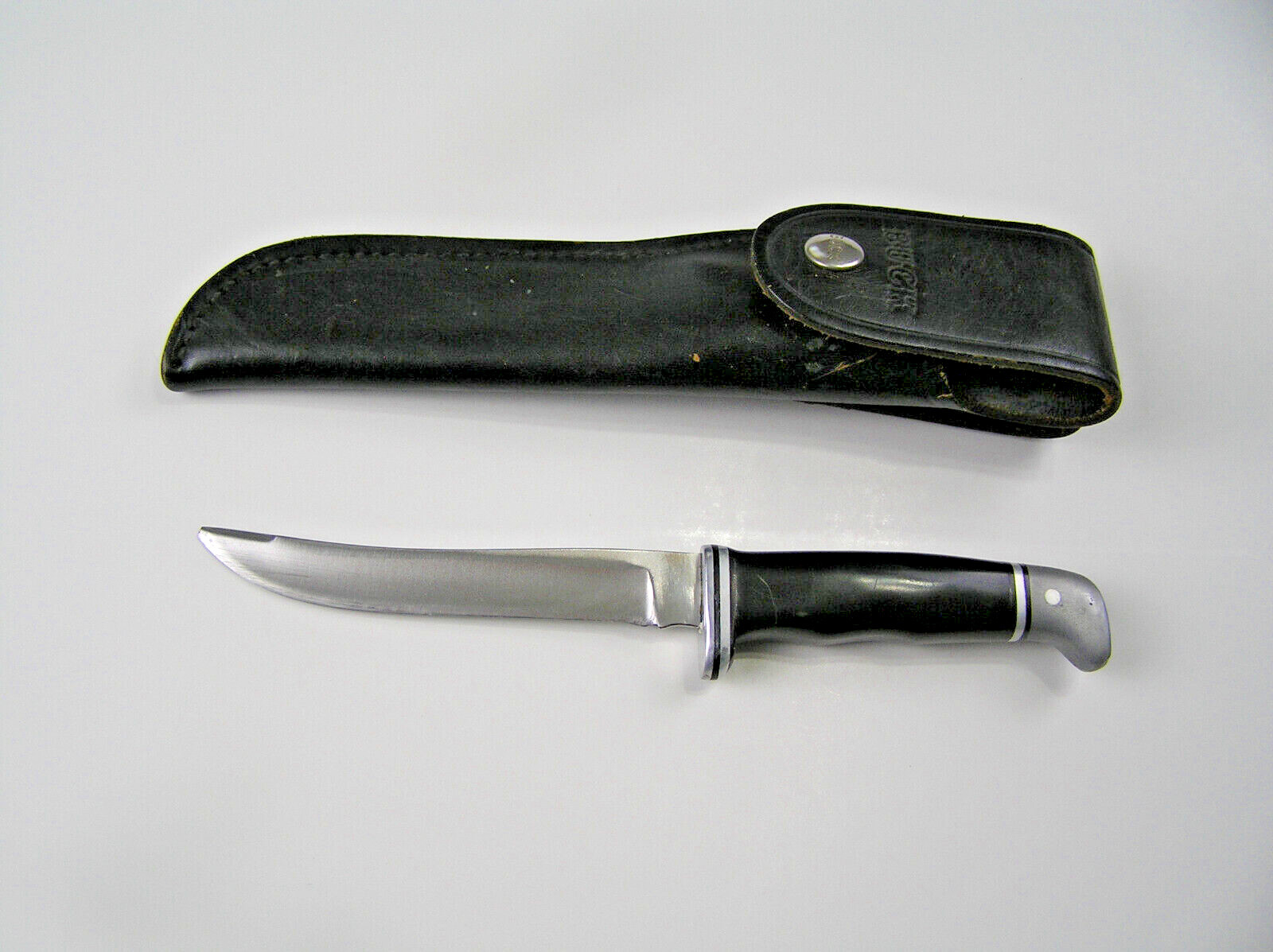 VINTAGE PRE DATE CODE 3 LINE INVERTED BUCK 105 PATHFINDER KNIFE