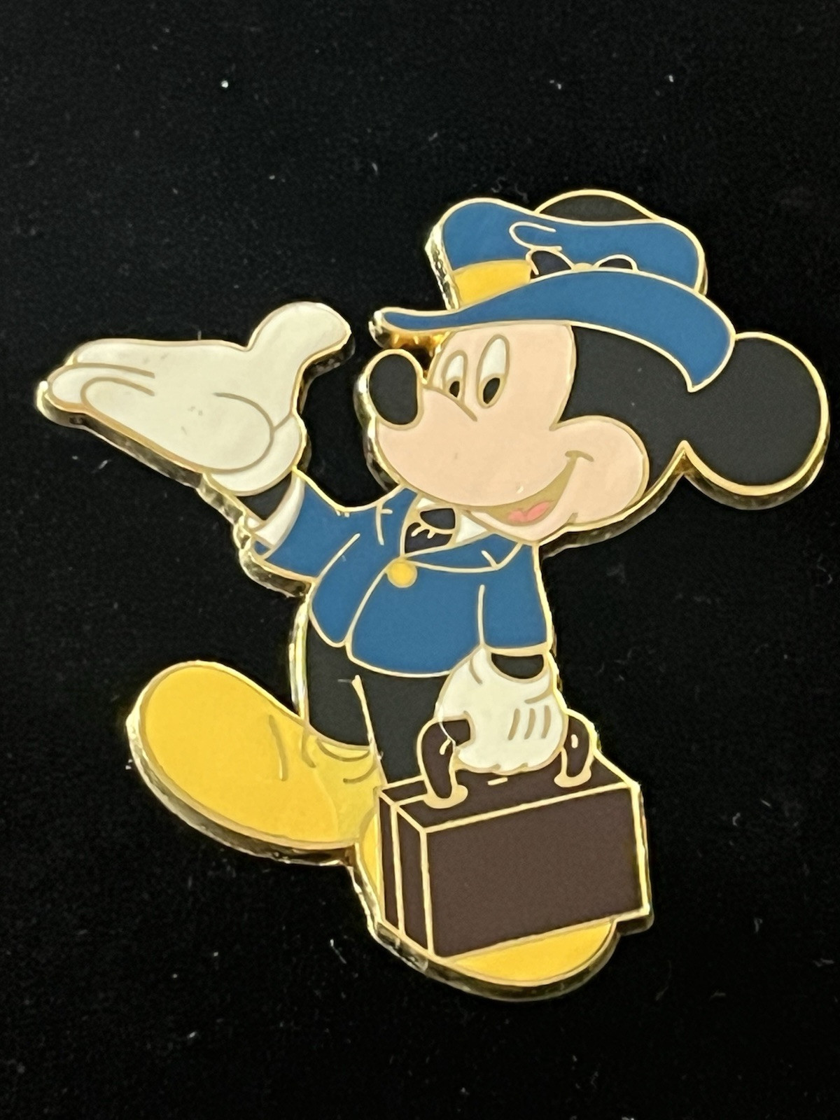 Disney Shopping Mickey Mouse 1950’s Briefcase LE 250 Pin Rare 2008 VTG
