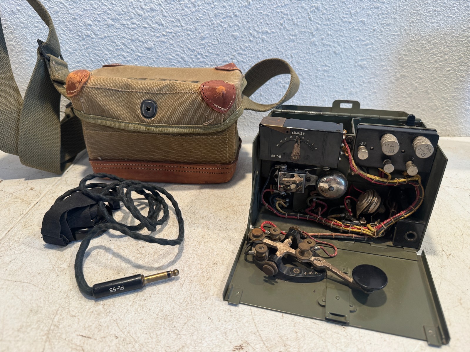 WWII U.S. Army Signal Corps TG-5-B Field Telegraph Set Morse Code