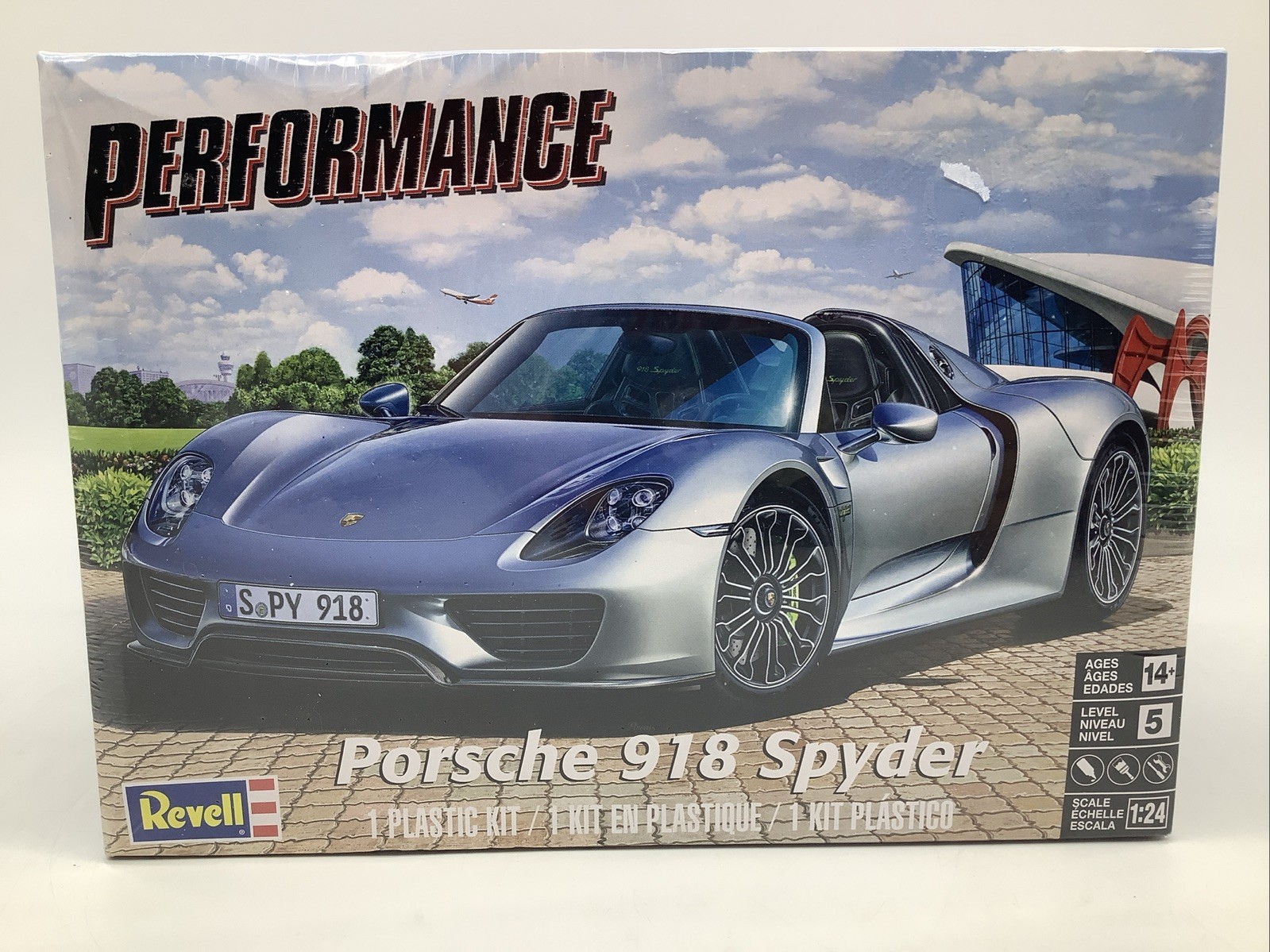 Revell Performance 1/24 Scale Porsche 918 Spyder NEW SEALED