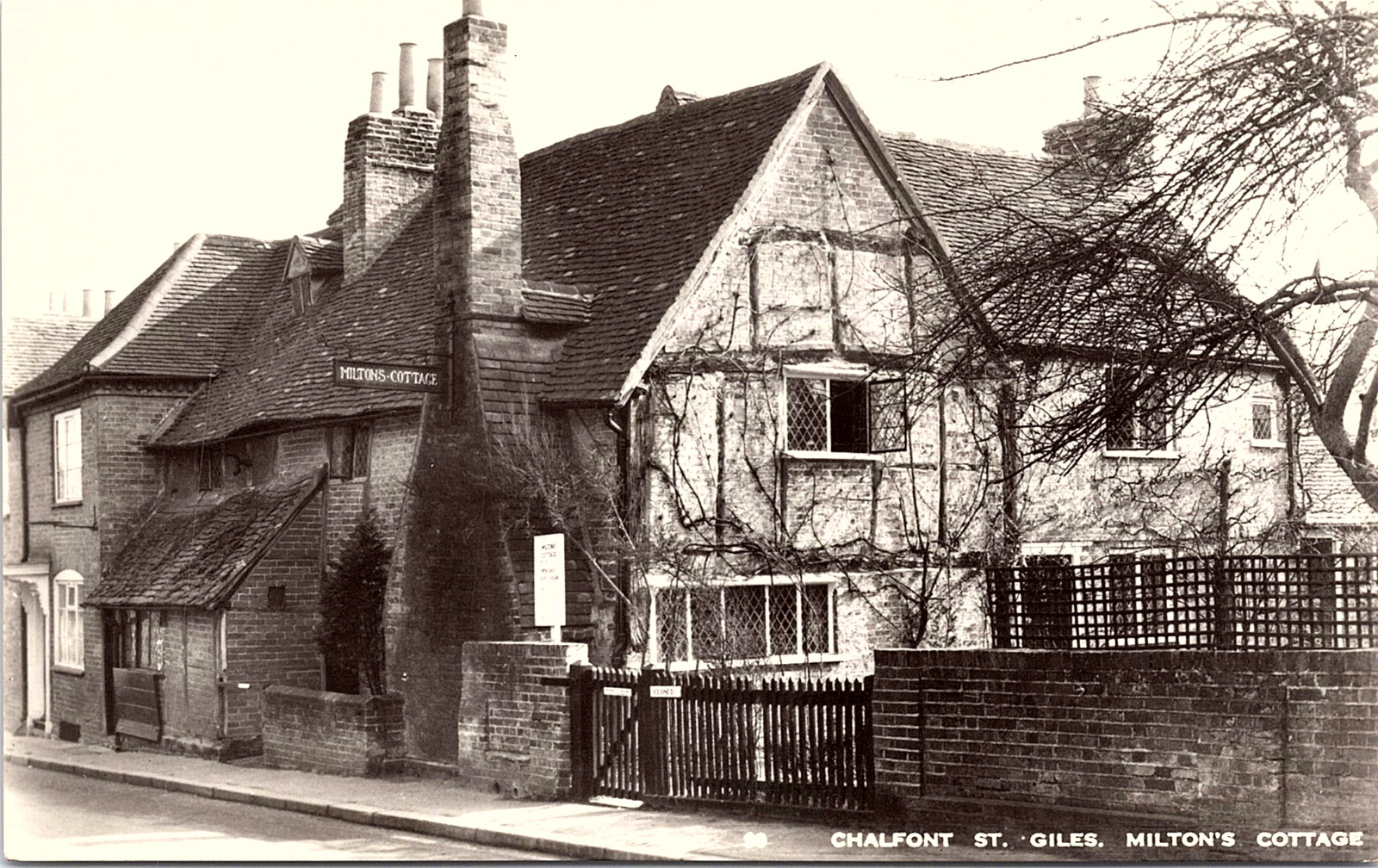 Postcard-Chalfont St. Giles. Milton\'s Cottage. Divided back. Unposted.