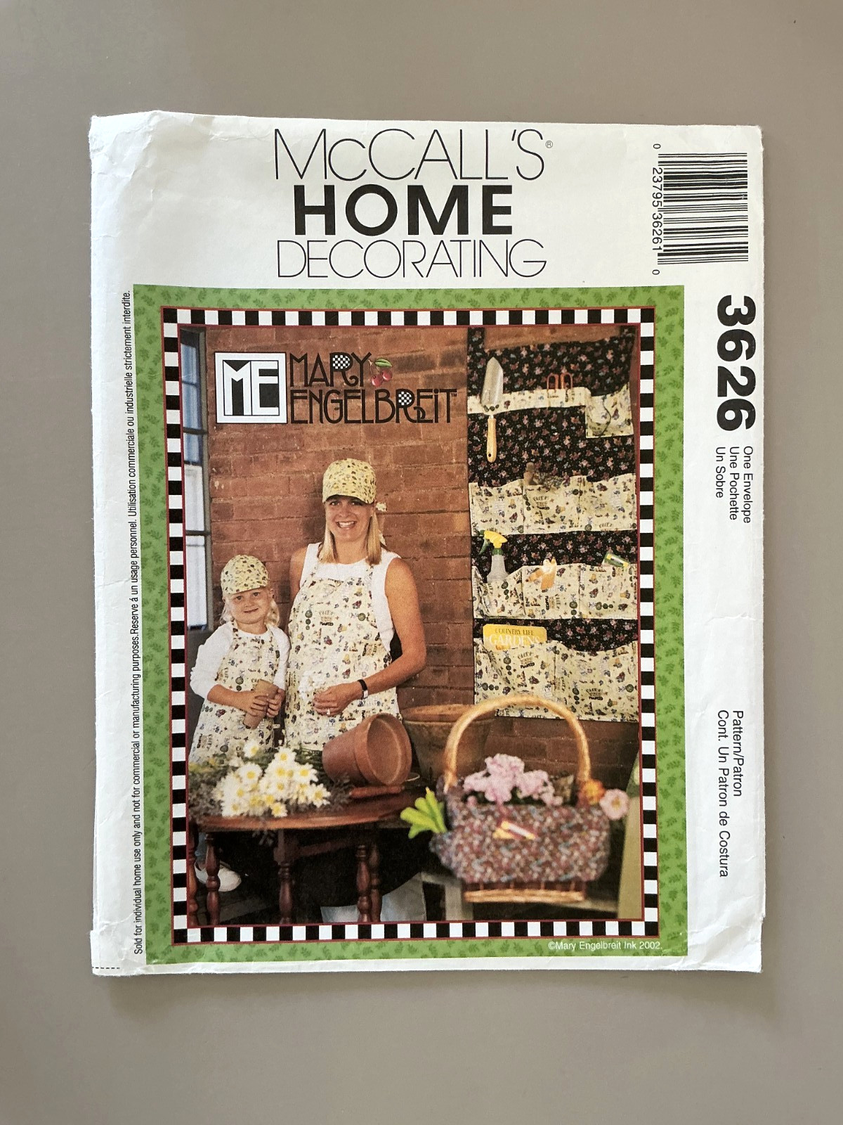 McCall's Apron,Caps,Gardening Accessories Mary Engelbreit Pattern 3626 UNCUT