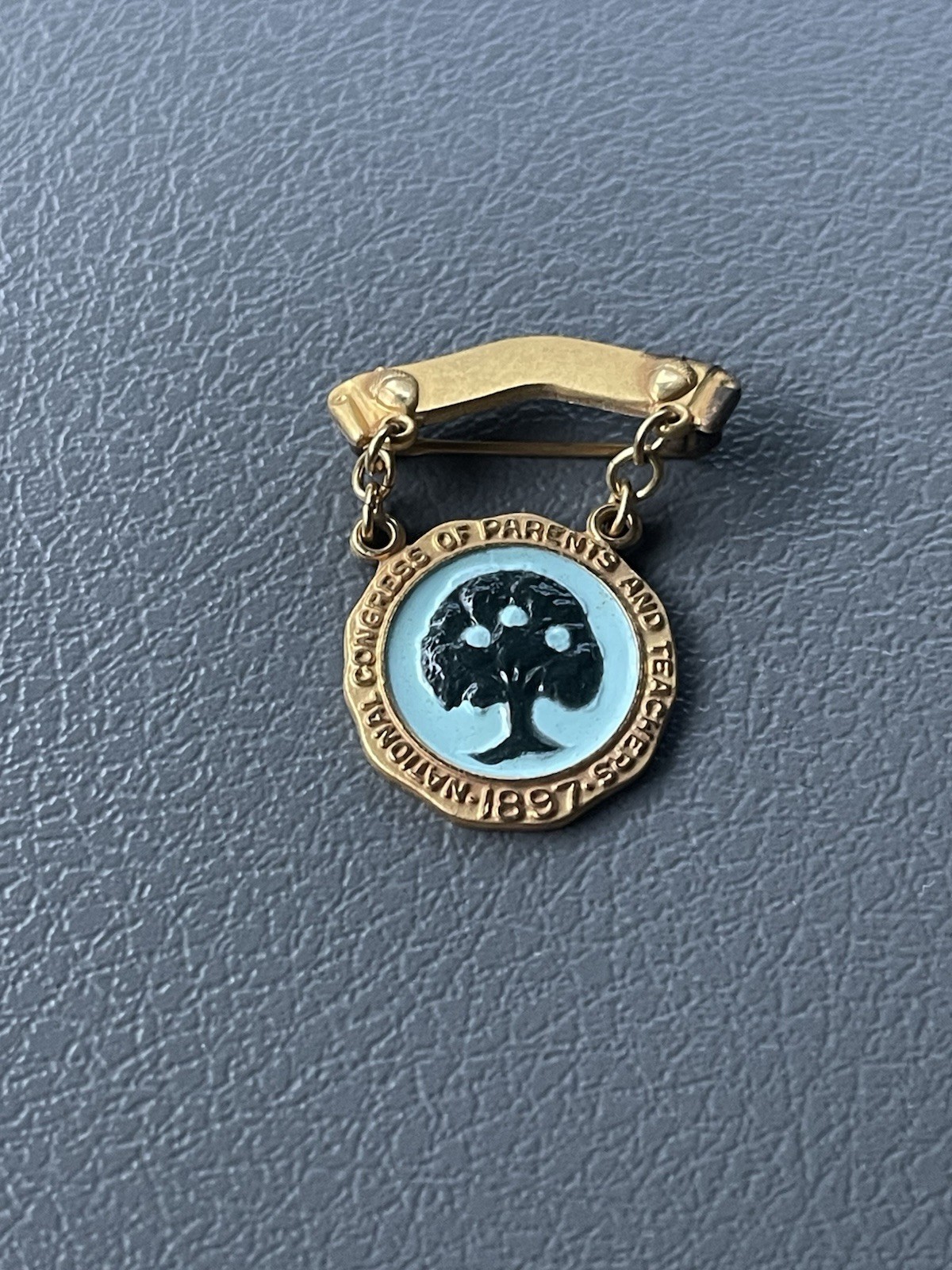 Vintage 10k Gold Enamel National Congress of Parents & Teachers Award Pin Badge
