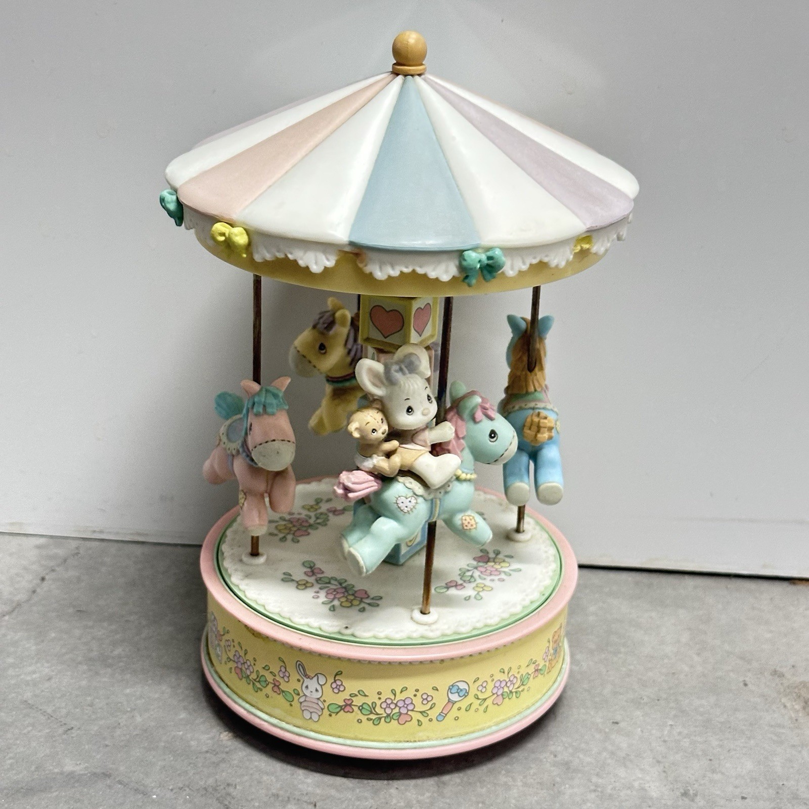 Enesco Precious Moments Happy Trails To You Action Musical Carousel 1993