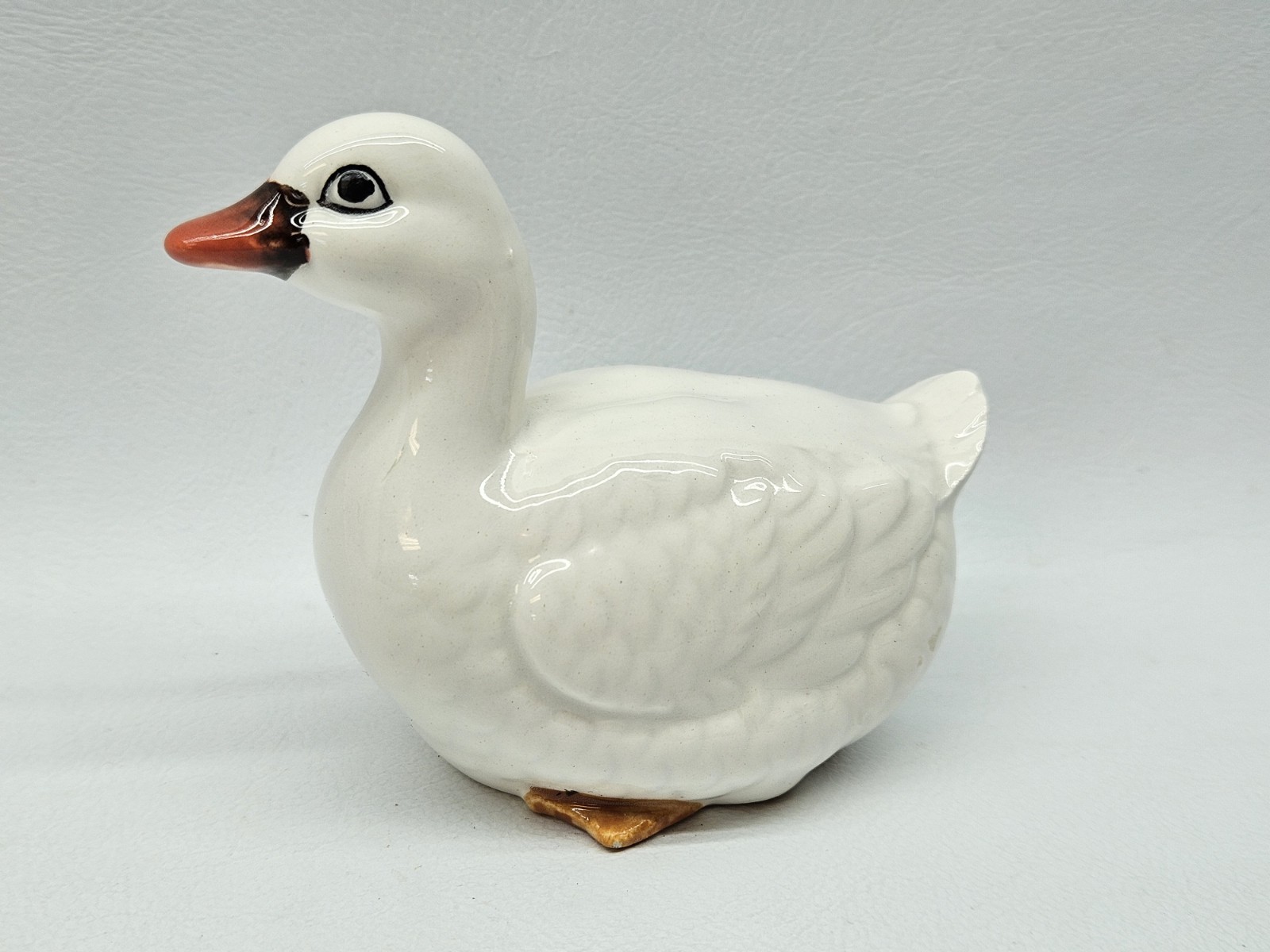 Pre Owned Vintage Elegant Porcelain Ceramic WHITE DUCK W/ YELLOW BEAK Figurine
