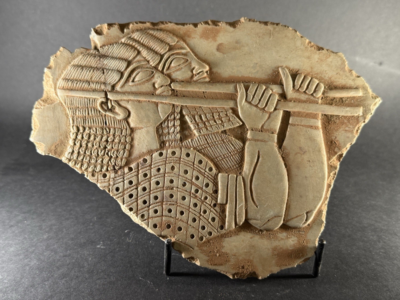 LARGE ANCIENT N-EASTERN STONE PANEL DEPICTING IMPORTANT BATTLE SCENE, 3000BCE