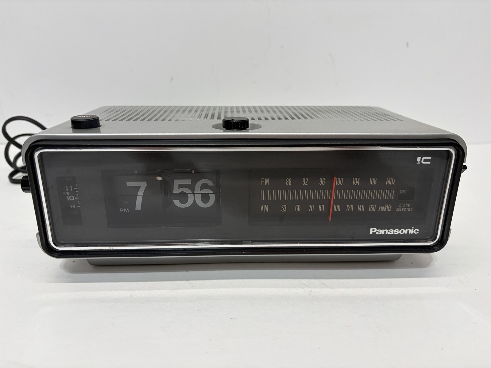 Vintage Panasonic RC-6253 FM/AM Flip Clock Radio Alarm Japan MCM Working
