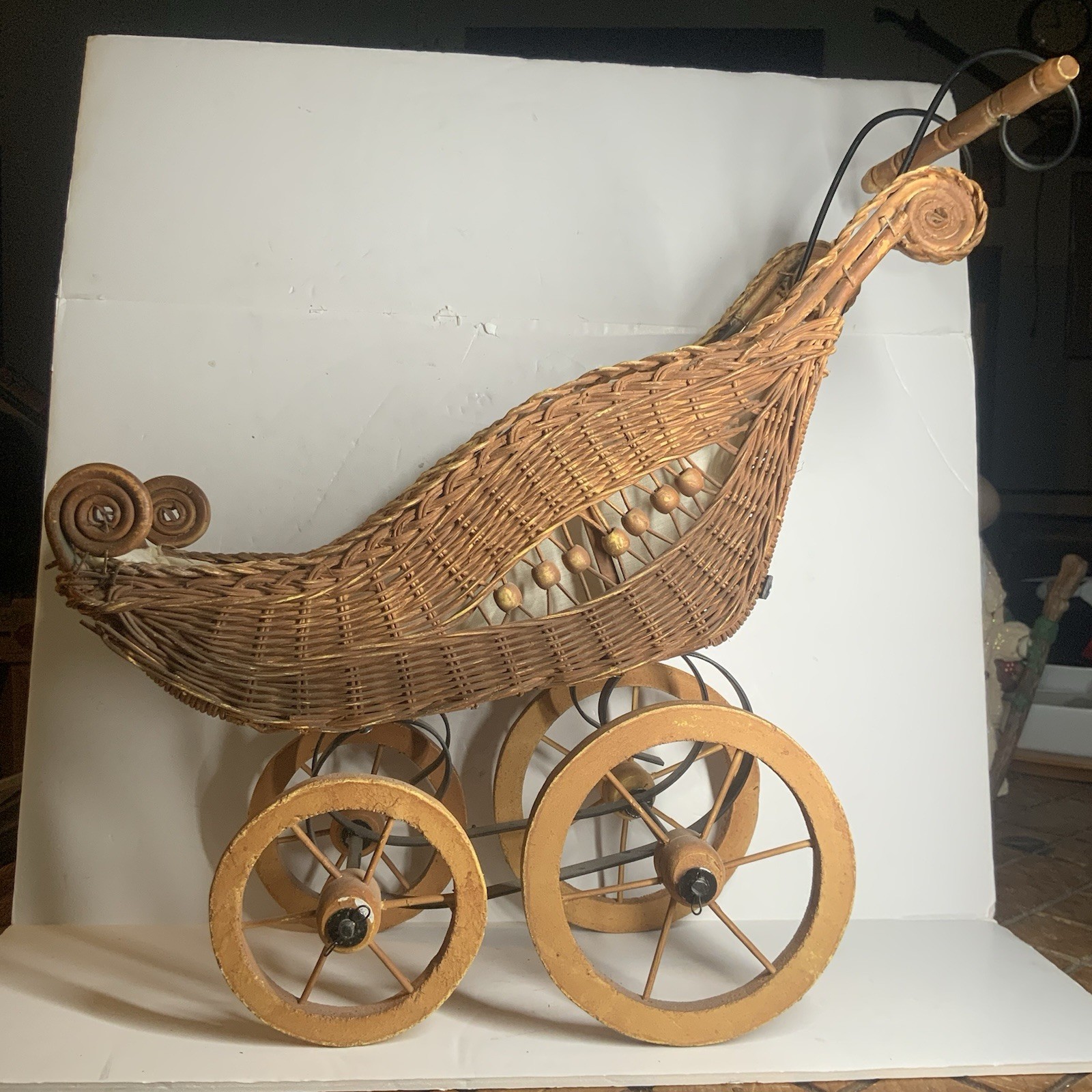 Vintage Victorian Style Wicker Doll Carriage Pram Wood Wheels Rattan 18.5”