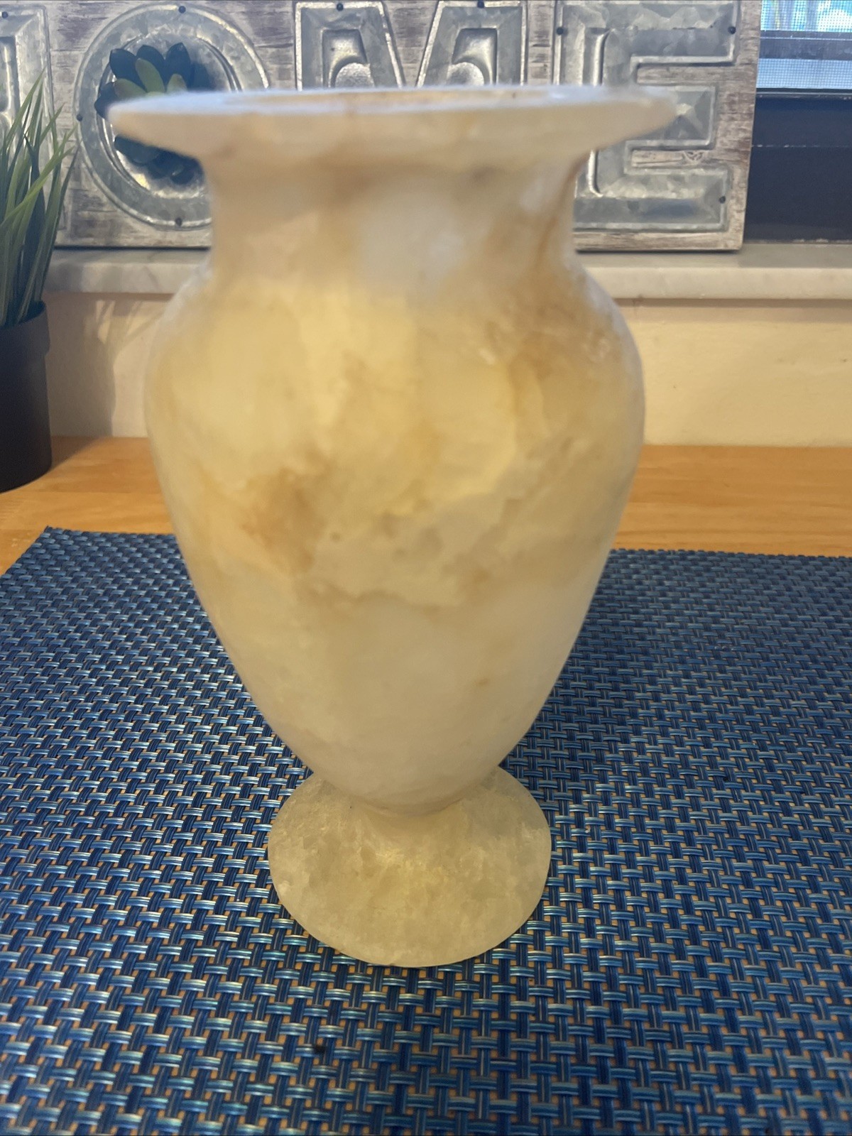 Gorgeous Egyptian Alabaster Stone Marble Hand-Carved Vase 7” x 3”Tall