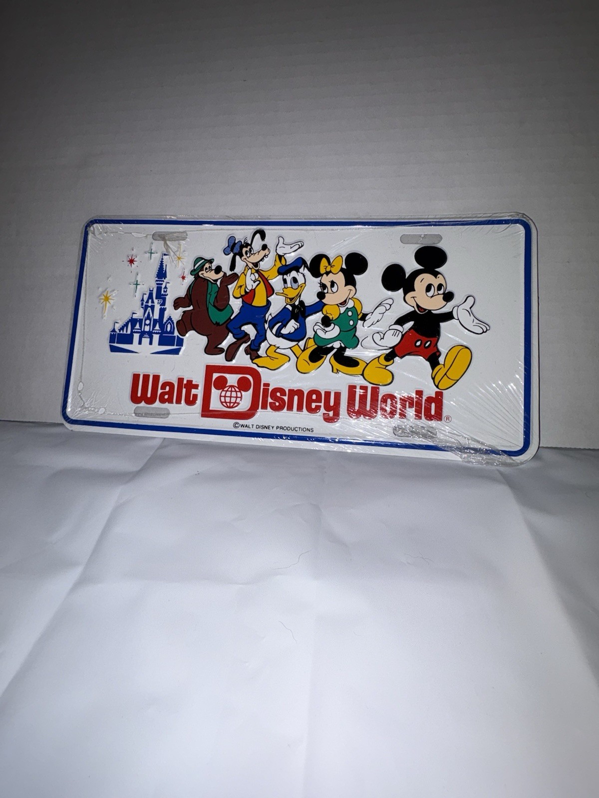 Sealed Vintage Embossed Walt Disney World License Plate Metal Mickey Mouse
