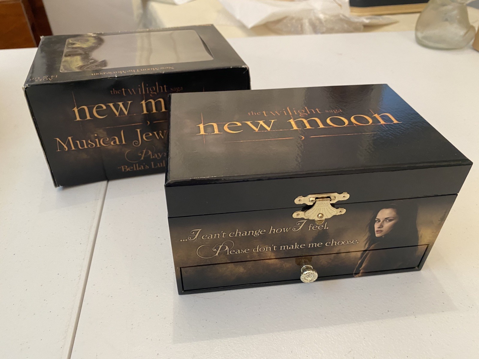 THE TWILIGHT SAGA NEW MOON MUSICAL JEWELRY BOX BELLA'S LULLABY NIB 2009 NECA