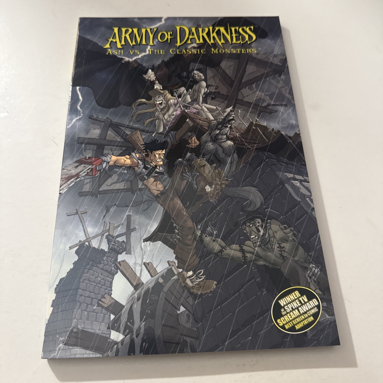 Army of Darkness: Ash vs The Classic Monsters. 2007 Dynamite Graphic Novel. PB