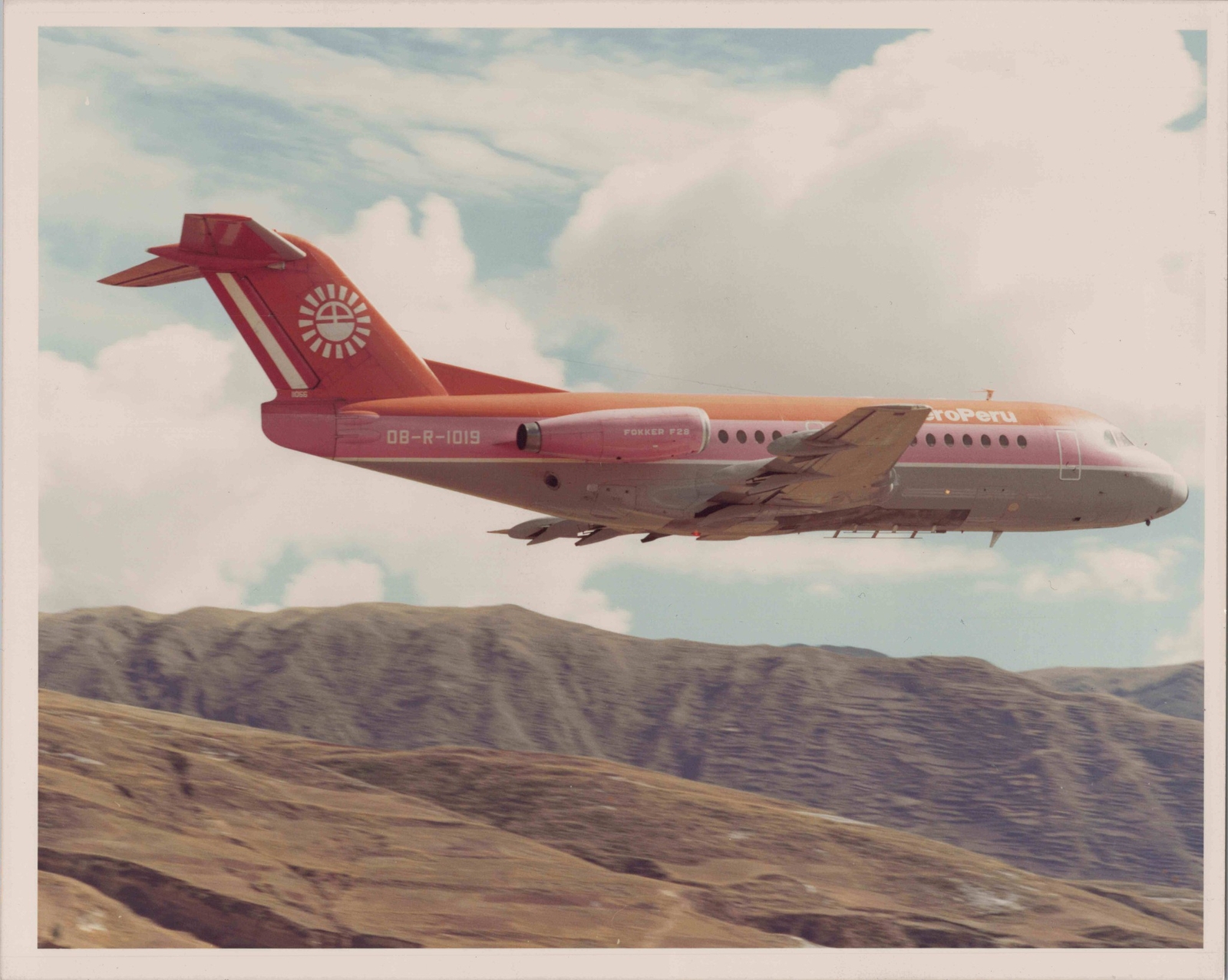 AEROPERU F-28 FOKKER FELLOWSHIP OB-R-1019 INFLIGHT LARGE VINTAGE PHOTO 7879/6