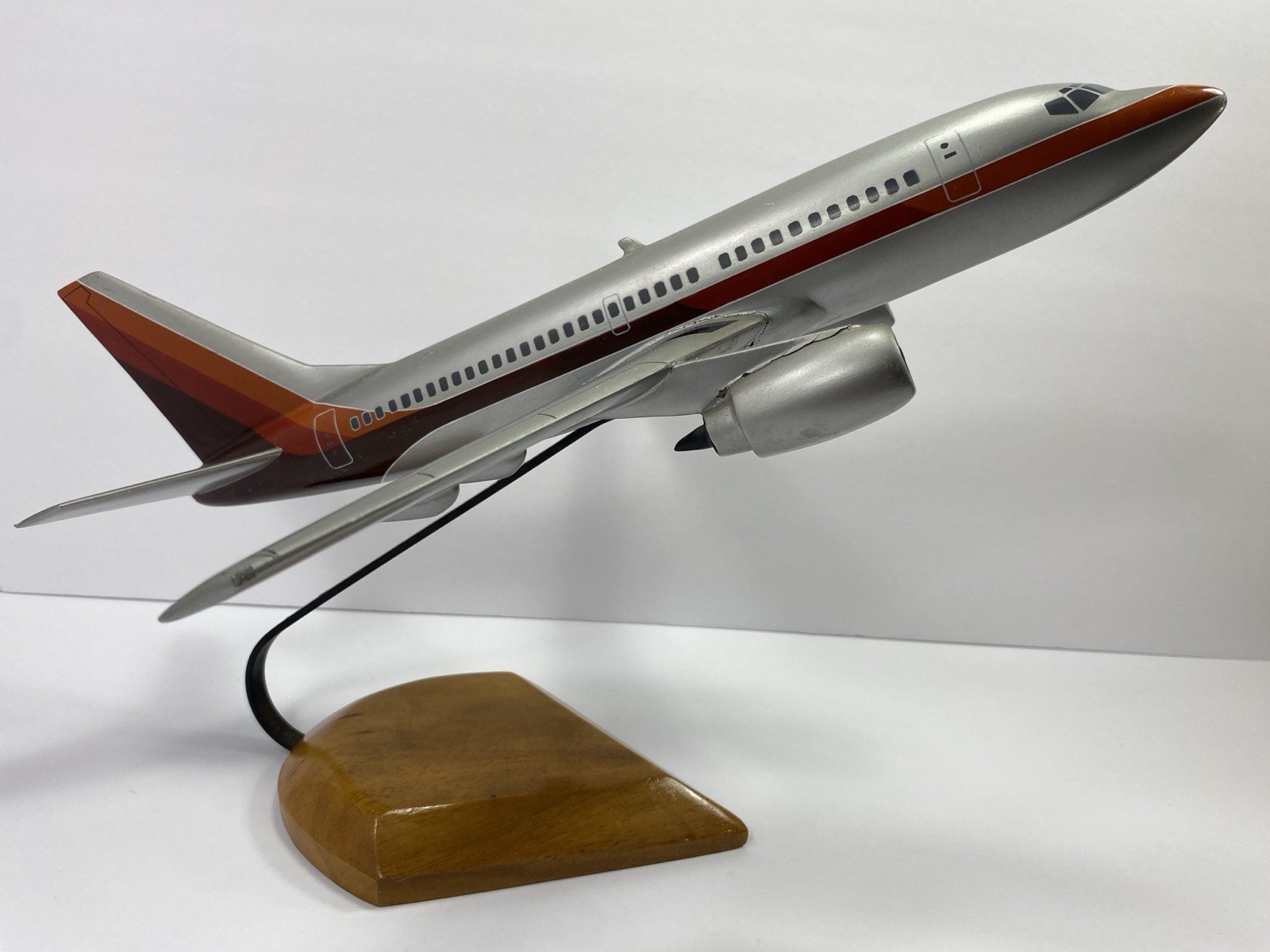 Vintage Model USAir Boeing 737 Triple Stripe Earth Tone Scheme Landor Associates