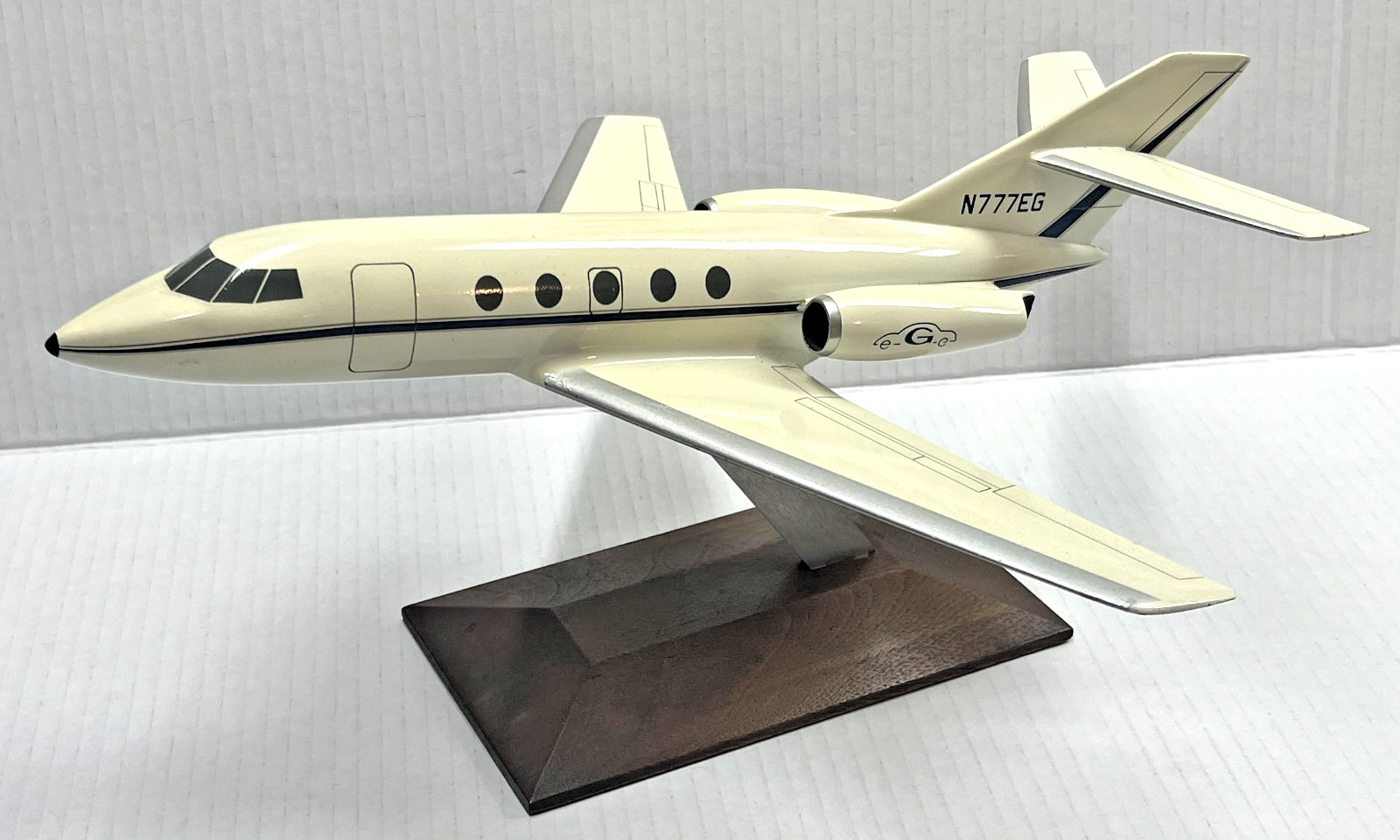 Vintage PacMin Dassault Falcon Desk Model w/Corporate Logos Pacific Miniatures