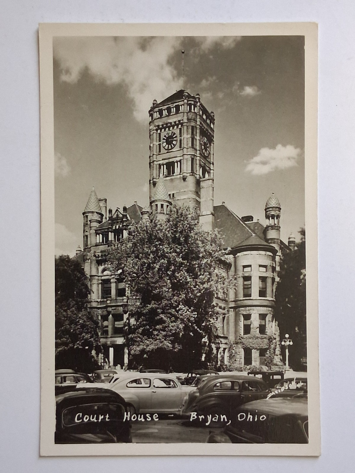 Courthouse. Exterior View. Old Cars. Bryan Ohio. RPPC. Undivided. Unused.
