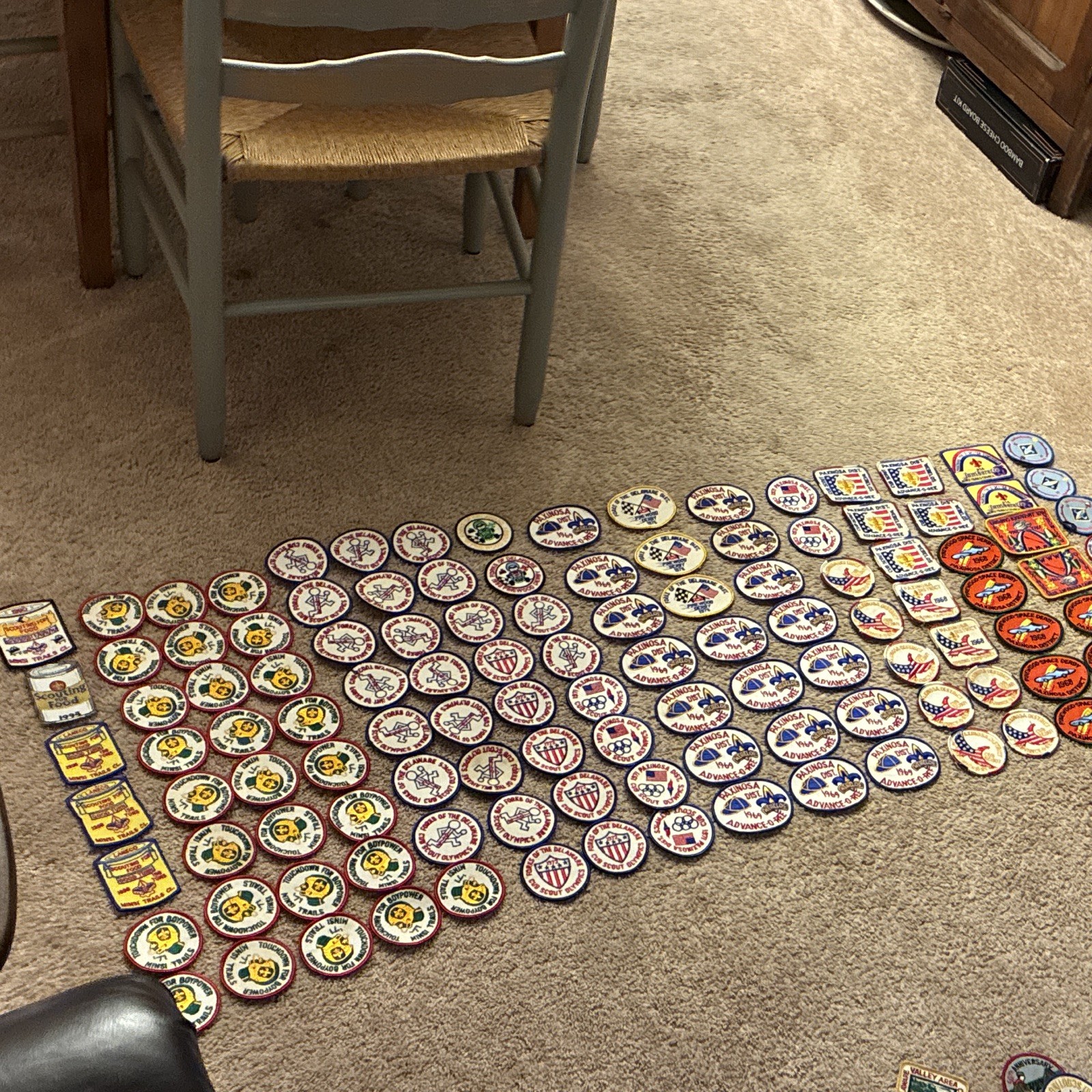 Boy Scouts America Vintage Some Rare Patches, Pins, Ribbons, Cards 375 piece lot