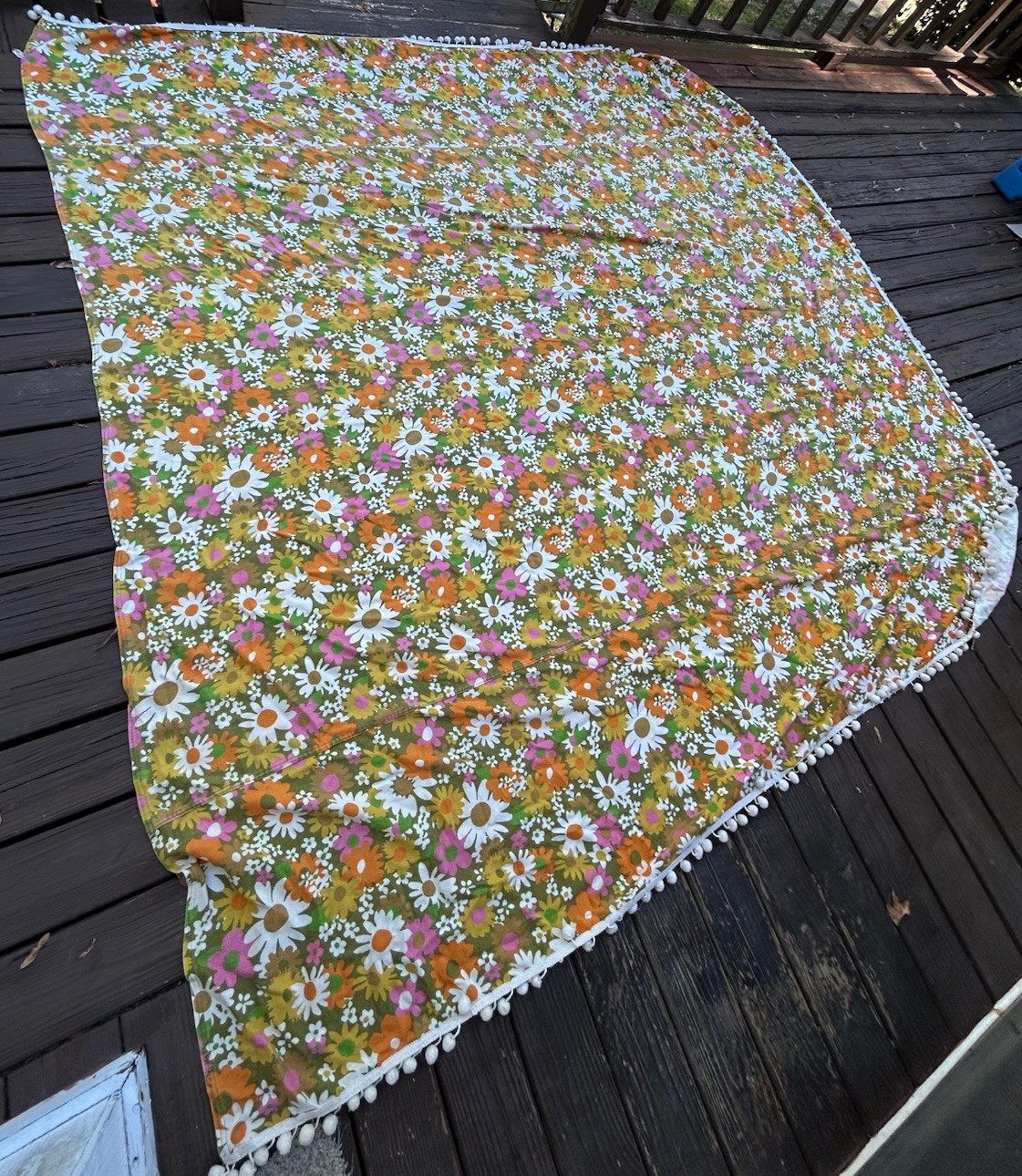 Vintage Field Crest “Lazy Daisy” Dual king Coverlet Blanket W/ Pom Pom Tassles