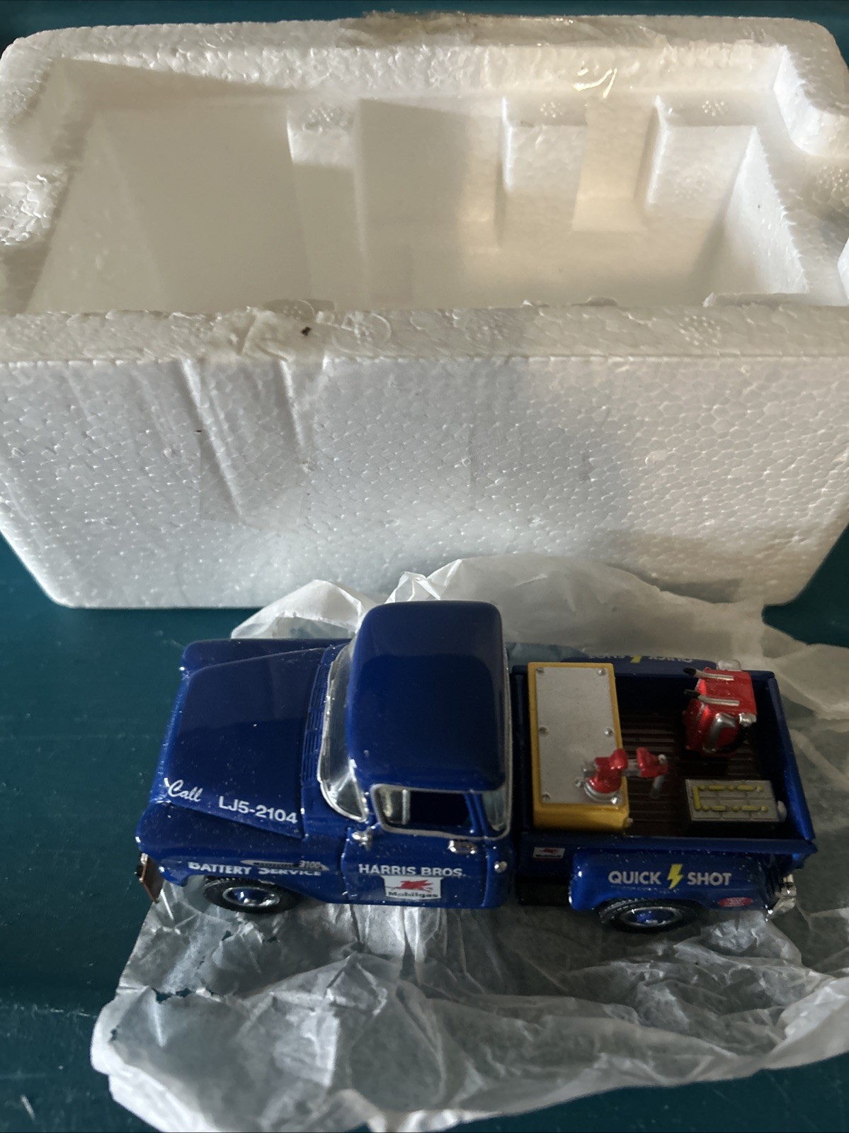Matchbox Collectibles 1956 CHEVY 3100 Road Service Collection MIB YRS03-M