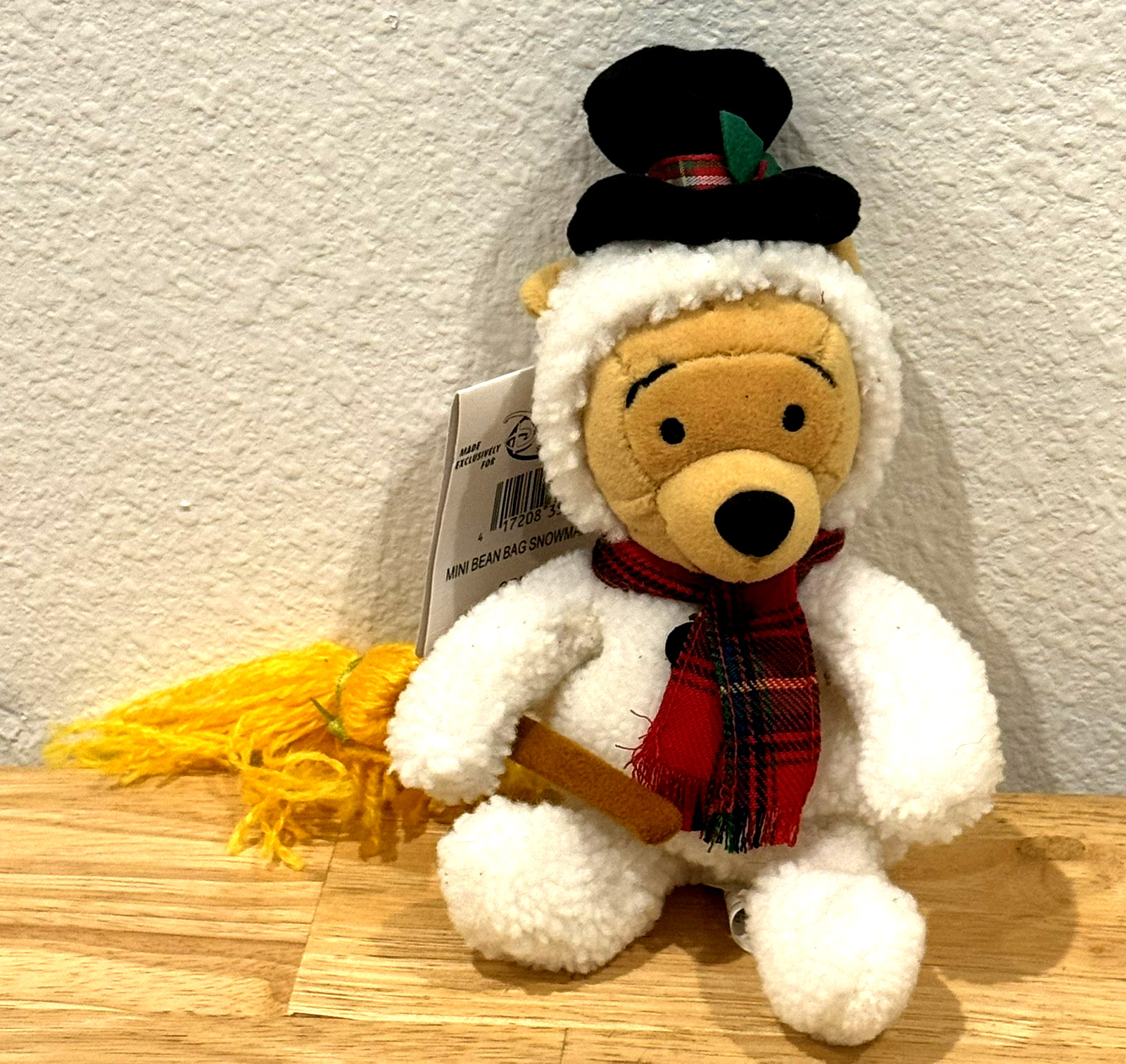 Vtg 1999 New NWT Disney Store Winnie The Pooh Snowman Pooh 8\