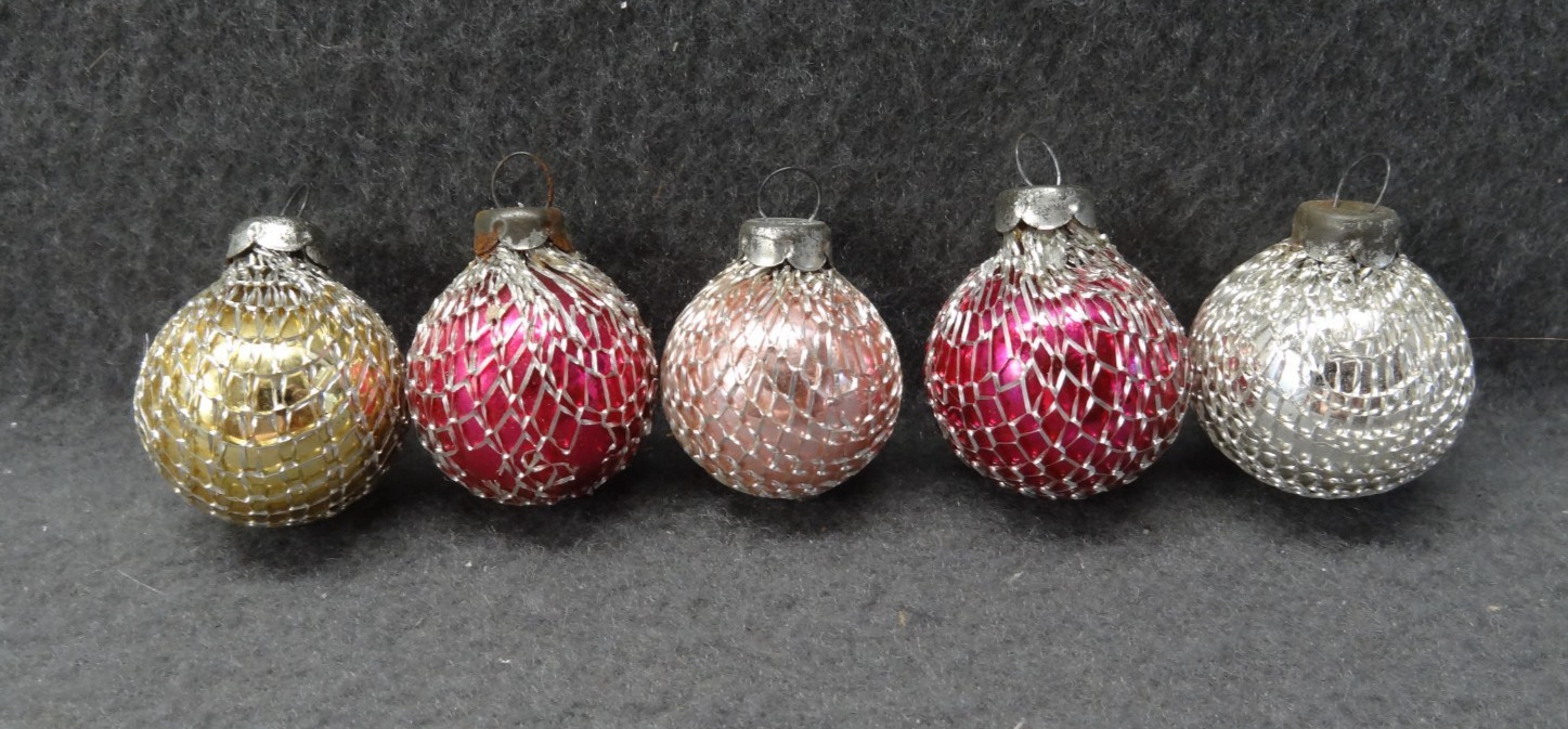 VTG (5) Christmas Ornament Mesh Ball Silver Feather Tree Japan 1