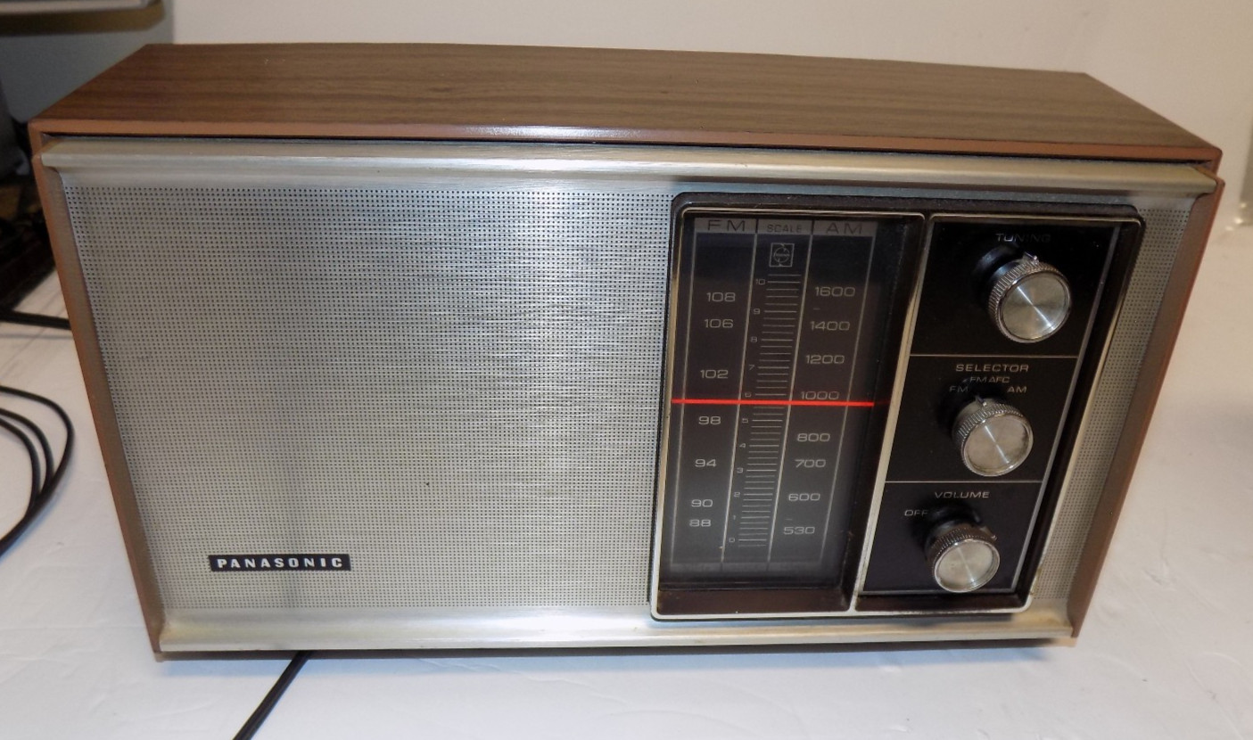 Vintage Panasonic Radio RE-6451 Fm-Am Table Top Radio Works