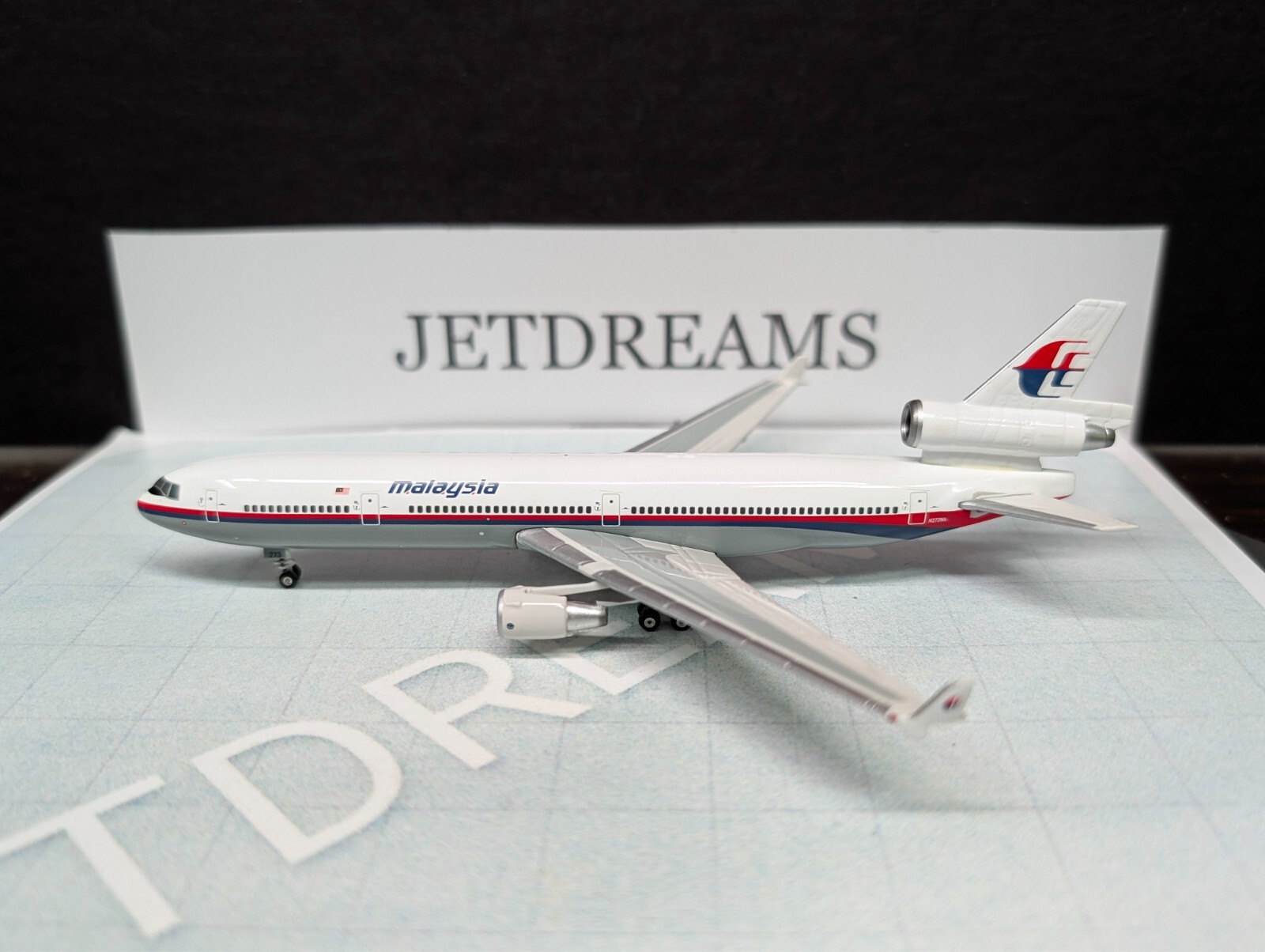 1/400 MALAYSIA AIRLINES MD-11 1990\'S COLORS N273WA PHOENIX MODEL