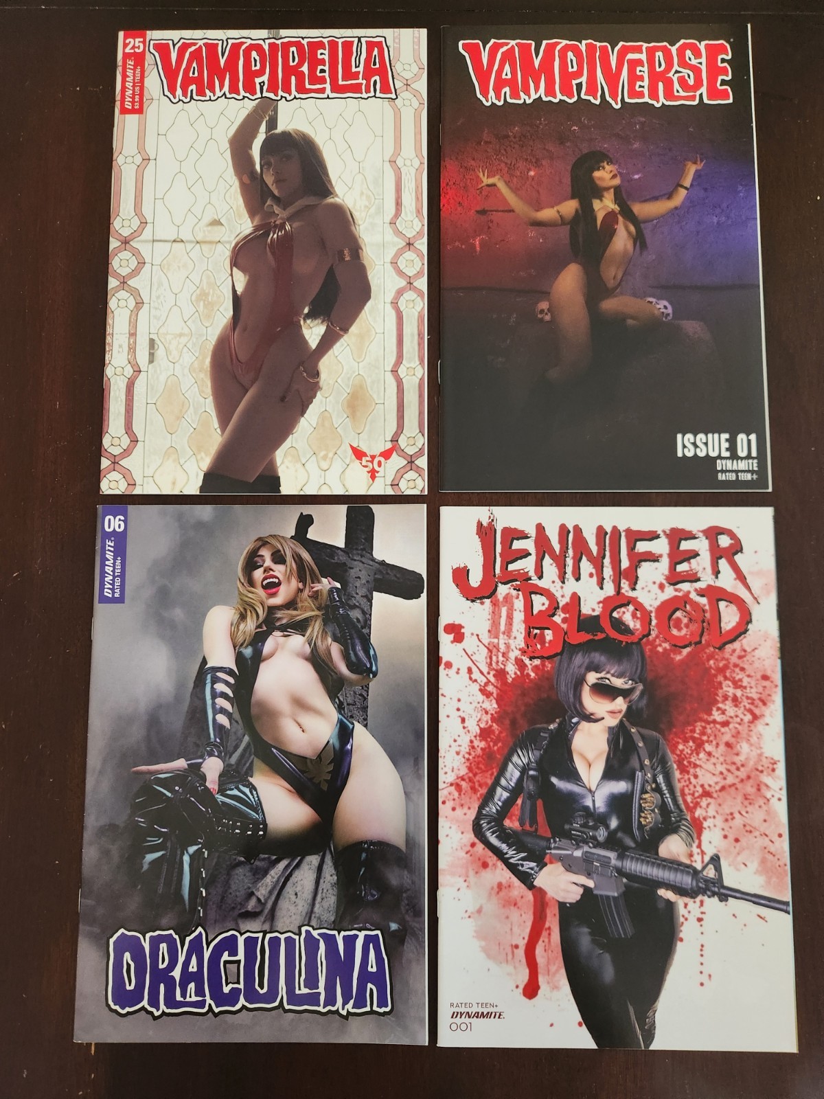 Vampirella #25 Lorraine Cosplay+Vampiverse Draculina Jen Blood Rachie Cosplay