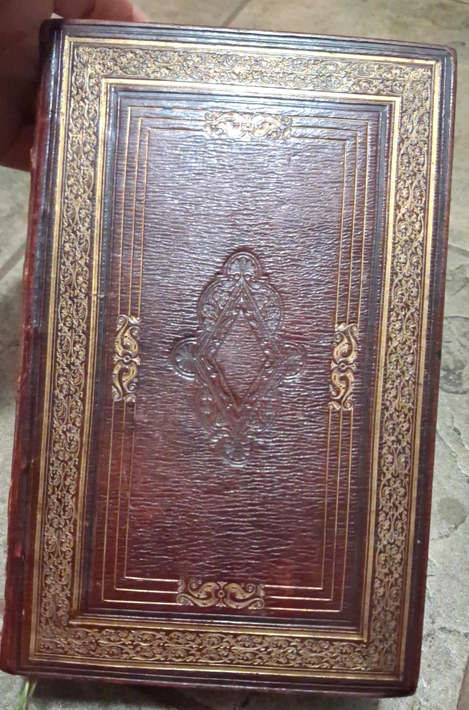 1827 Bible Old and New Testaments C.S.Maclimont published in Edinburgh