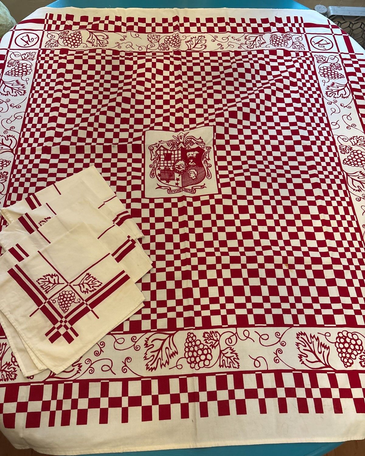 Vintage 21 Club NYC Restaurant Tablecloth 4 Napkins Artex In Vino Veritas Set