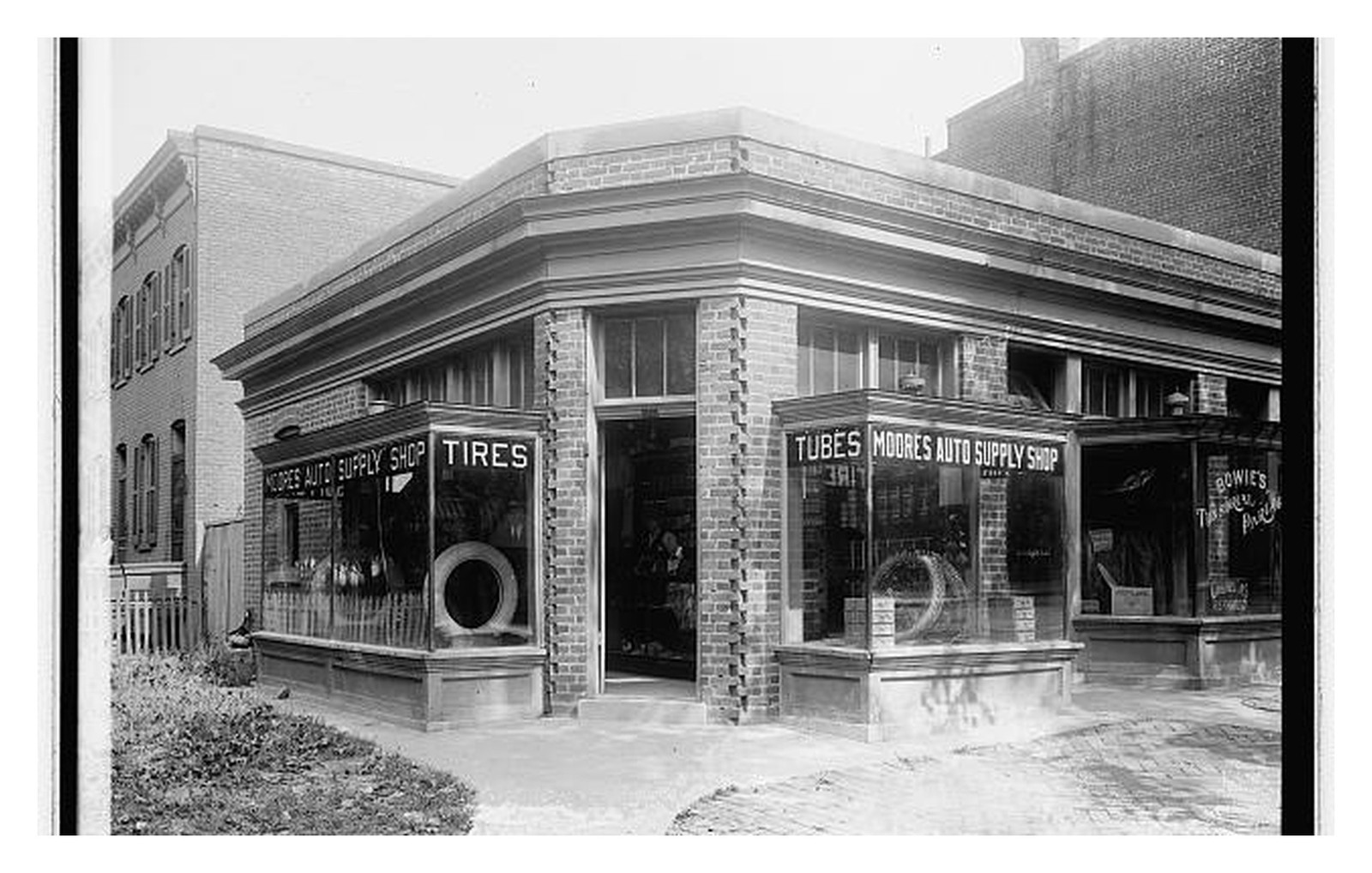 Washington D.C. Moore\'s Auto Supply Standard Postcard