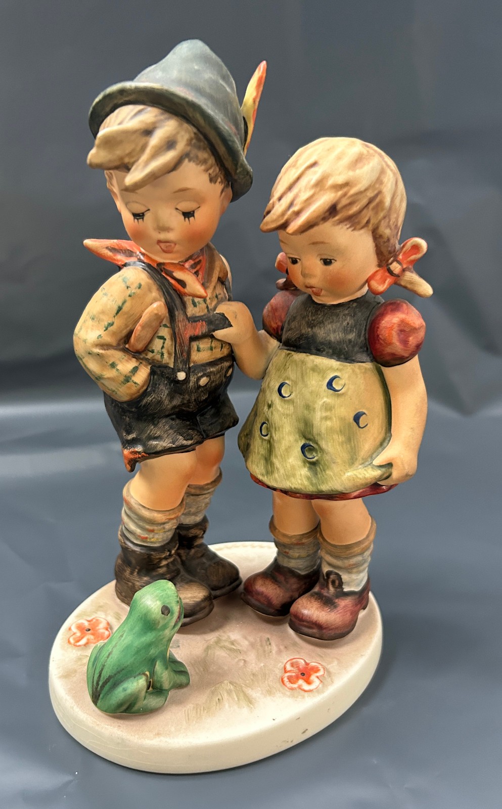 Timid Little Sister #394 Vintage Hummel Figurine Girl & Boy With Frog 1972
