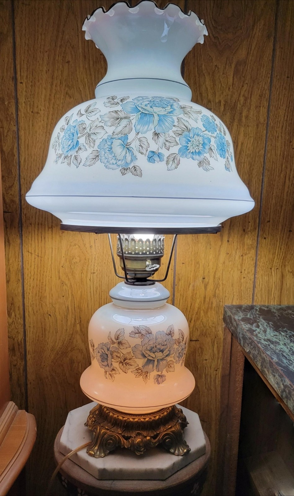Vintage 1971 L&L WMC Blue Floral Hurricane Lamp GWTW 3-Way Parlor Light