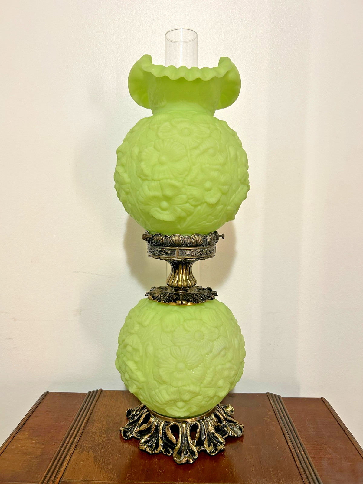Vintage Fenton Gone with the Wind Poppy Green Uranium Glass Victorian Globe Lamp