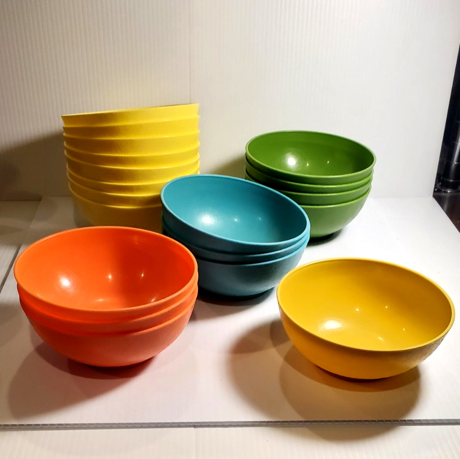 19 Vintage 1970s Gas Station Premiums Esso Exxon Plastic Colorful Kitchen Bowls
