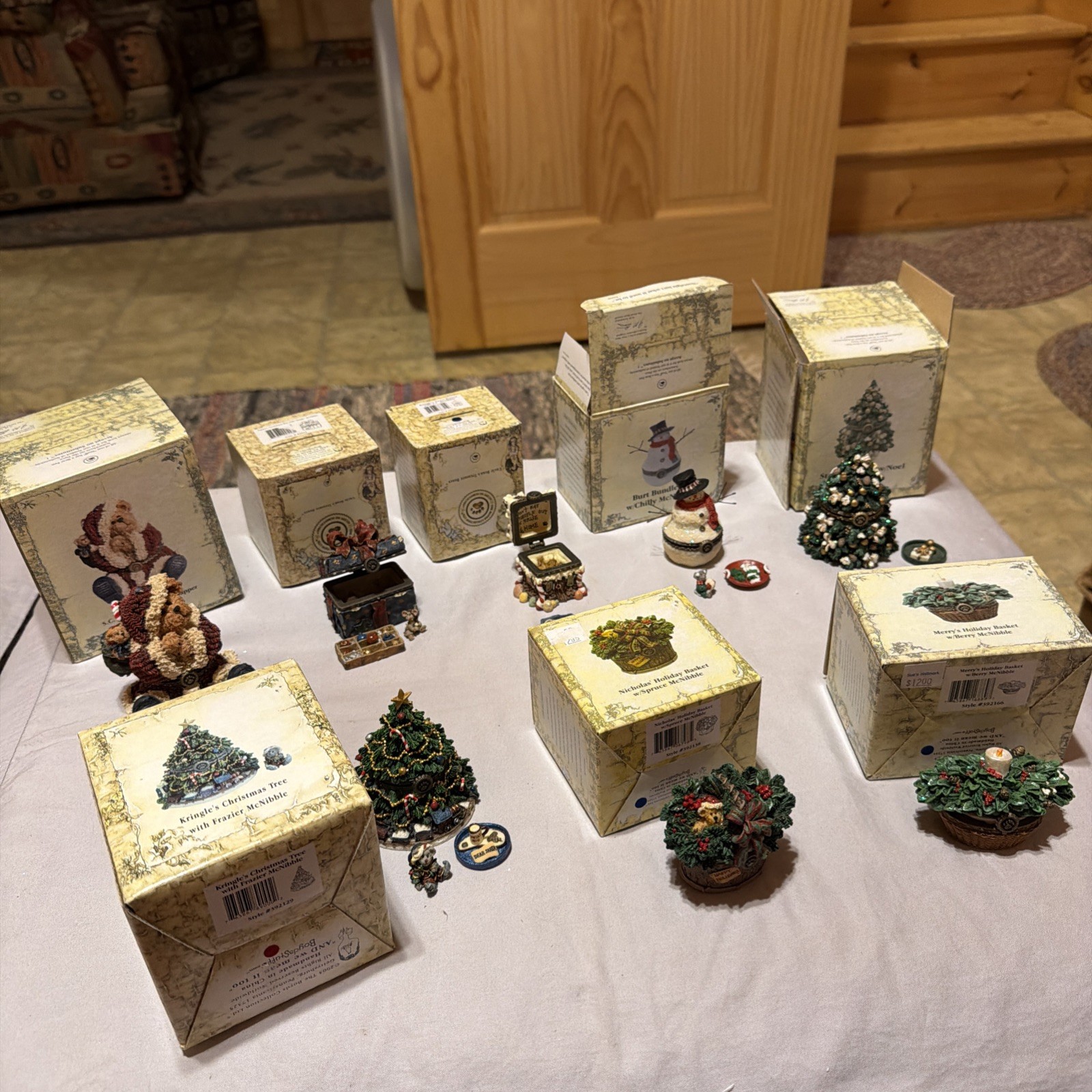 Boyd\'s Bears Uncle Beans Treasure  Boxes w/ Trinkets & Original Boxes lot of 8