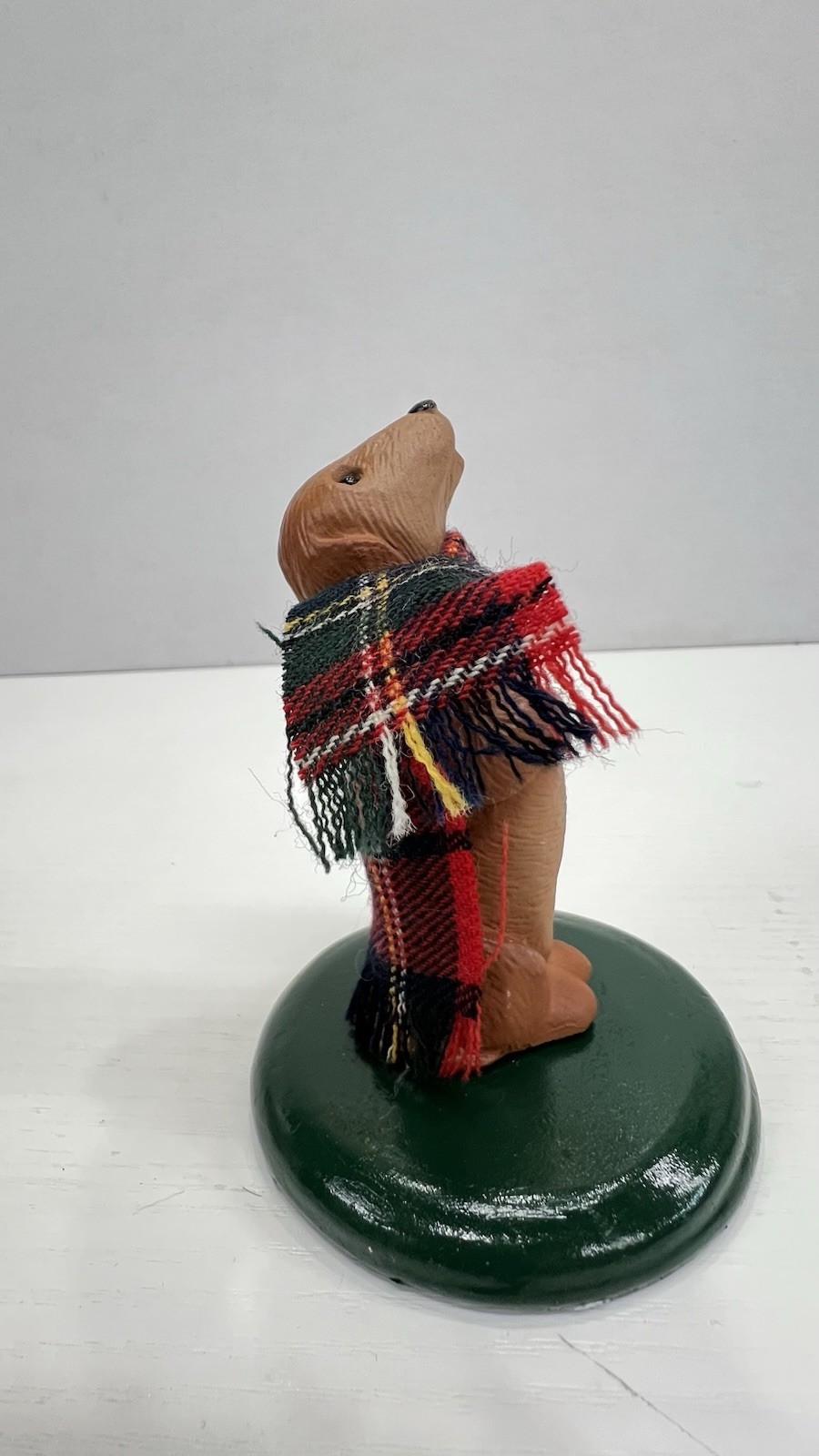 Byers Choice Carolers “ Begging Dachshund With Scarf” Retired 2006 Excellent 