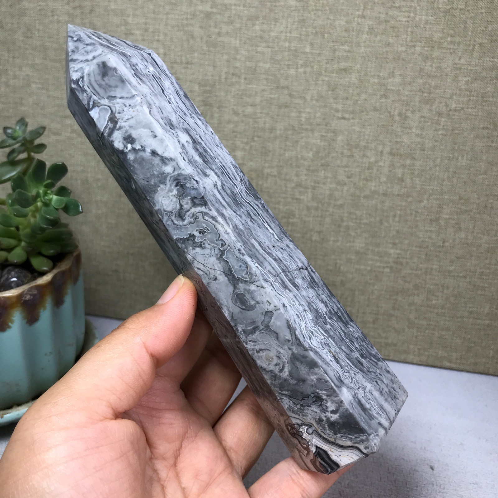 173mm Natural Picasso wand Obelisk Crystal rough/polish specimens 465g A5606