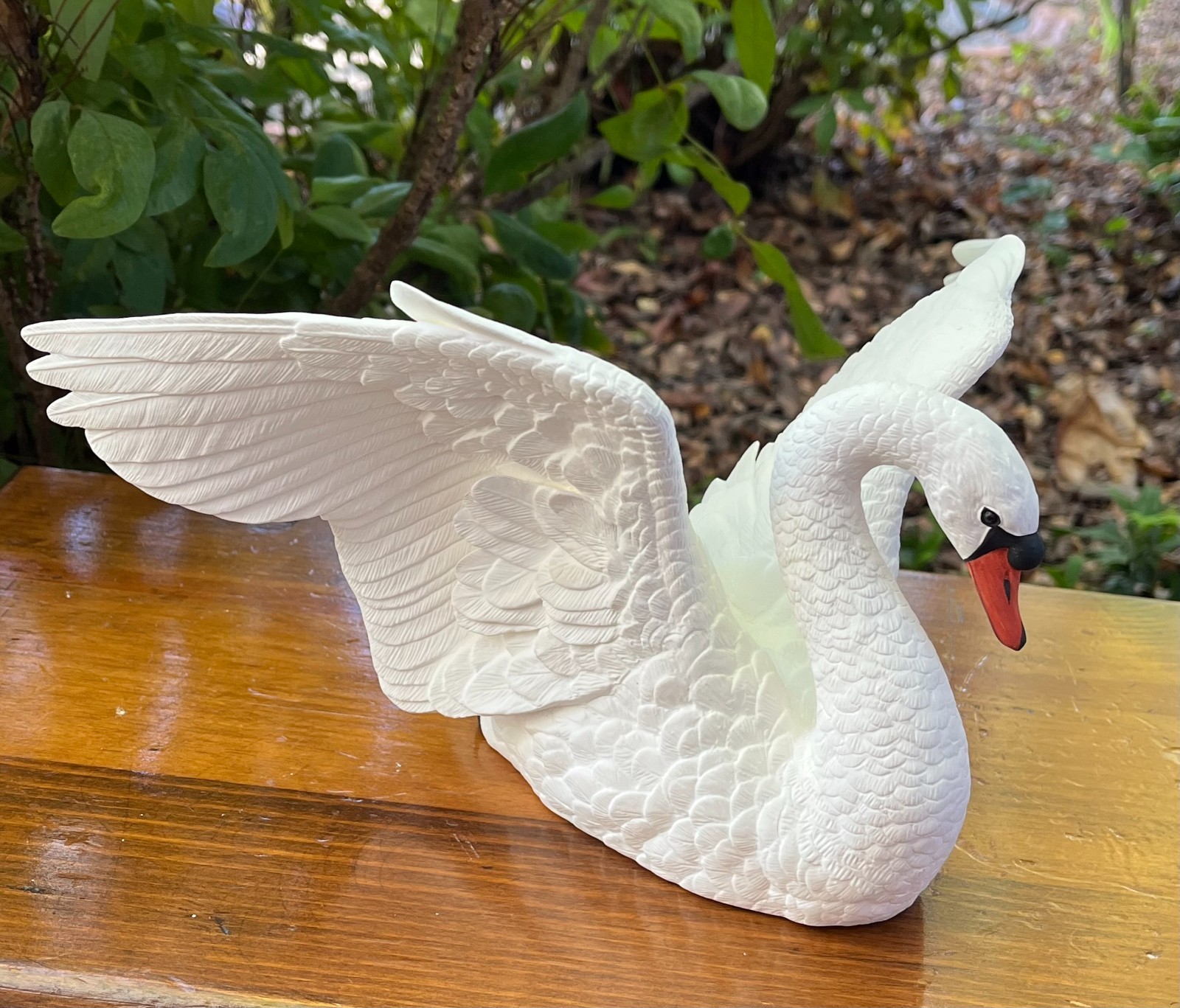 1989 RETIRED LENOX THE MAJESTIC SWAN FINE BONE CHINA  EXCELLENT CONDITION