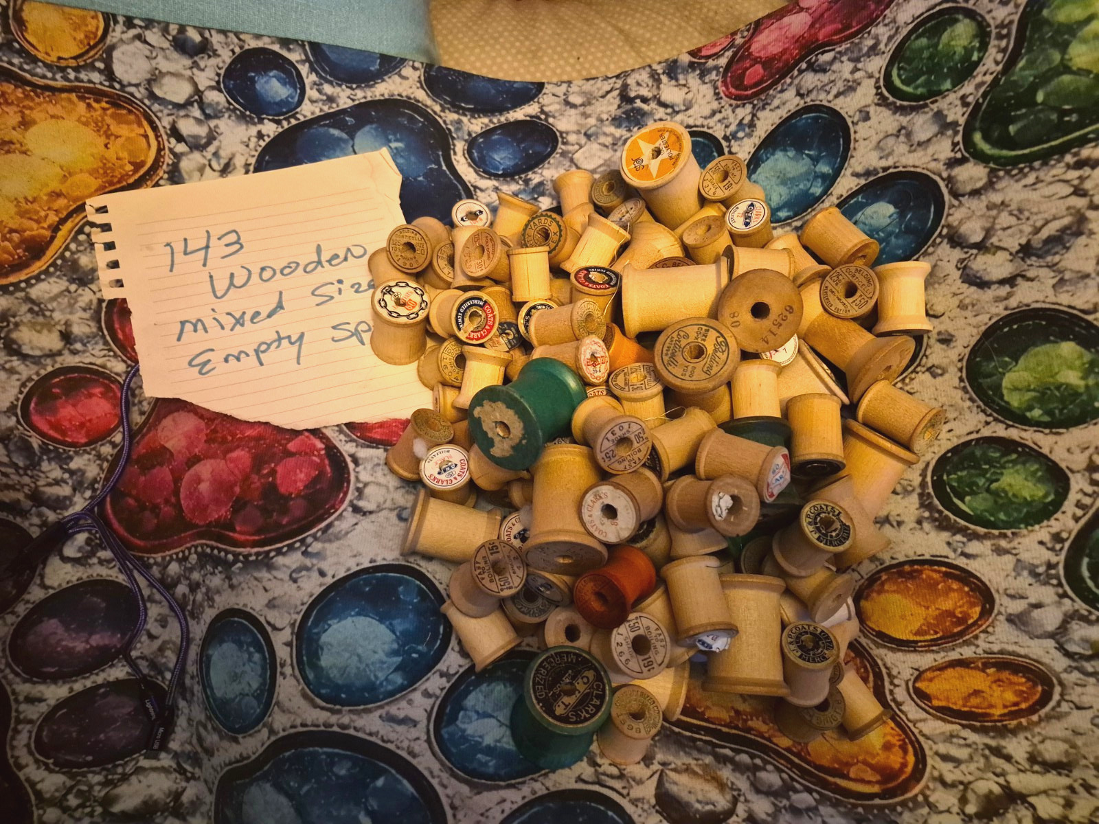 Lot of  143 Vintage Empty Wooden Thread Spools Coats Clark Talon , Corticelli et