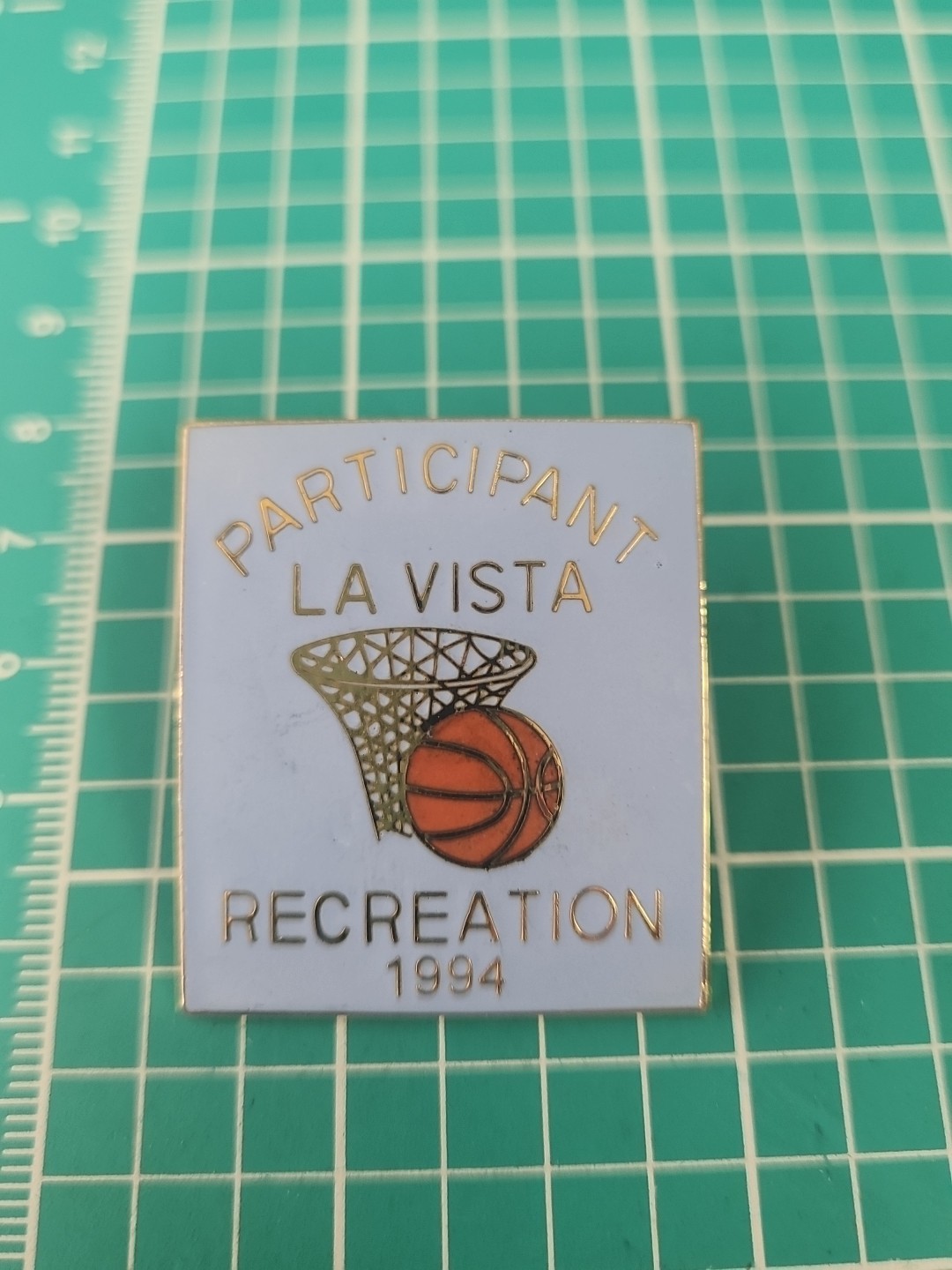 Vtg La Vista Recreation Participant 1994 Gold Tone Lapel Pin