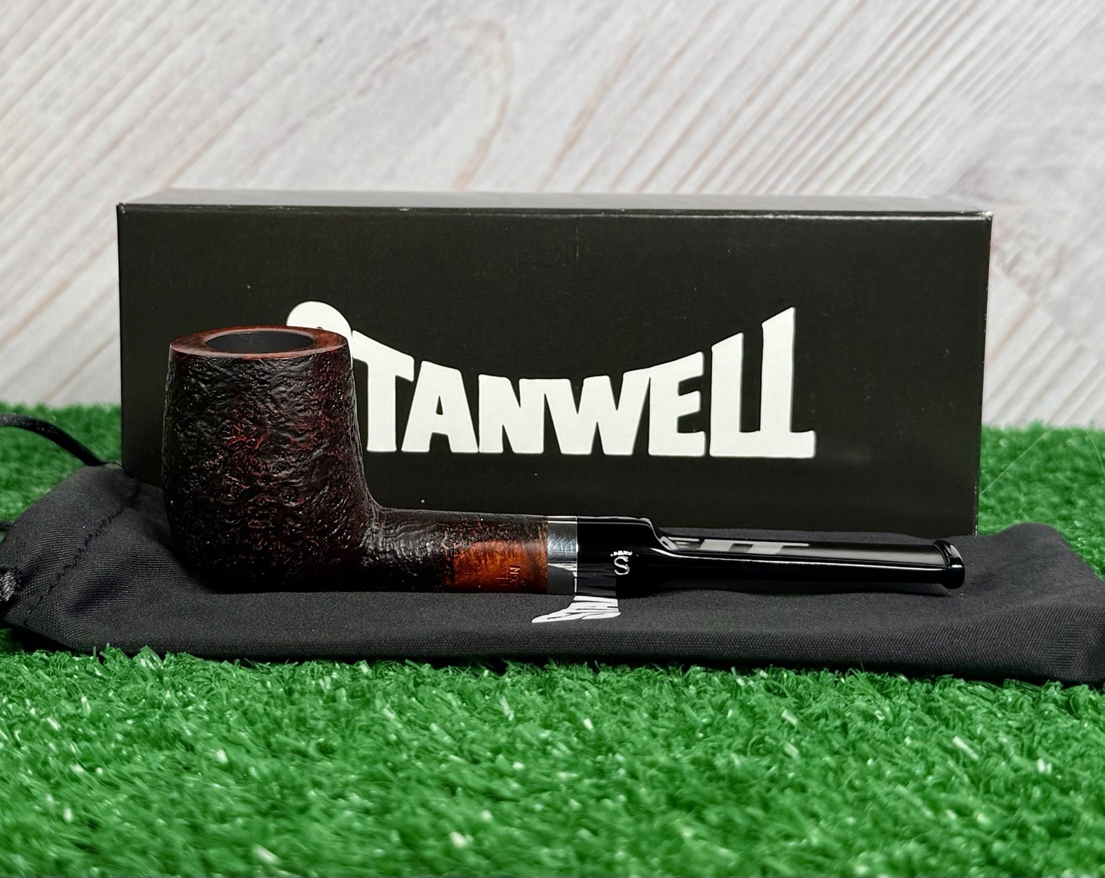 NEW STANWELL RELIEF 54S SANDBLASTED BILLIARD PIPE. RECENTLY DISCONTINUED SERIES
