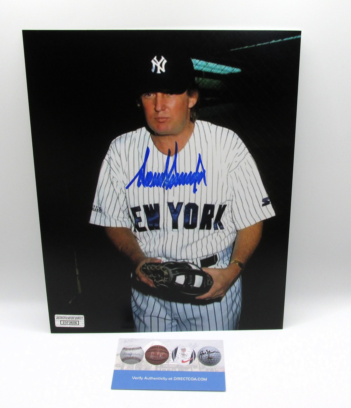 Donald Trump Signed 8x10 Photo With COA (2373606) (Yankees, President)
