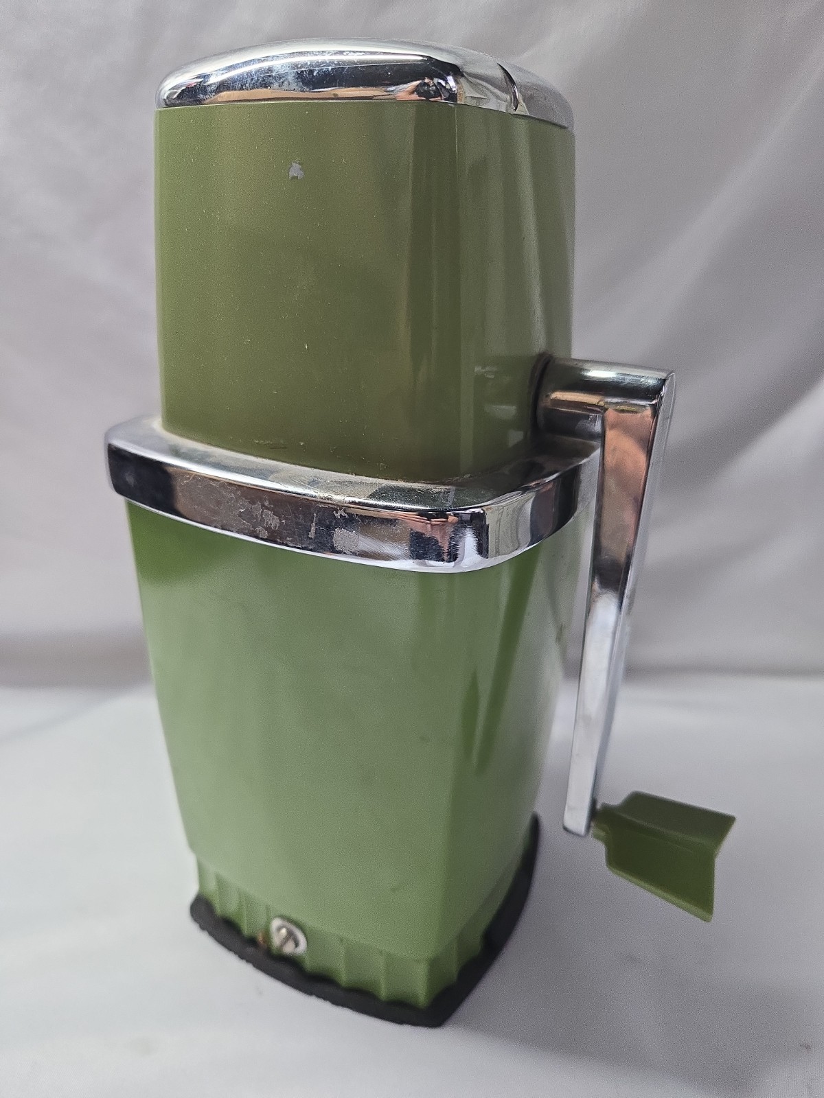 Vintage Sears Swing Away Ice Crusher Manual Hand Crank Avocado Green Retro