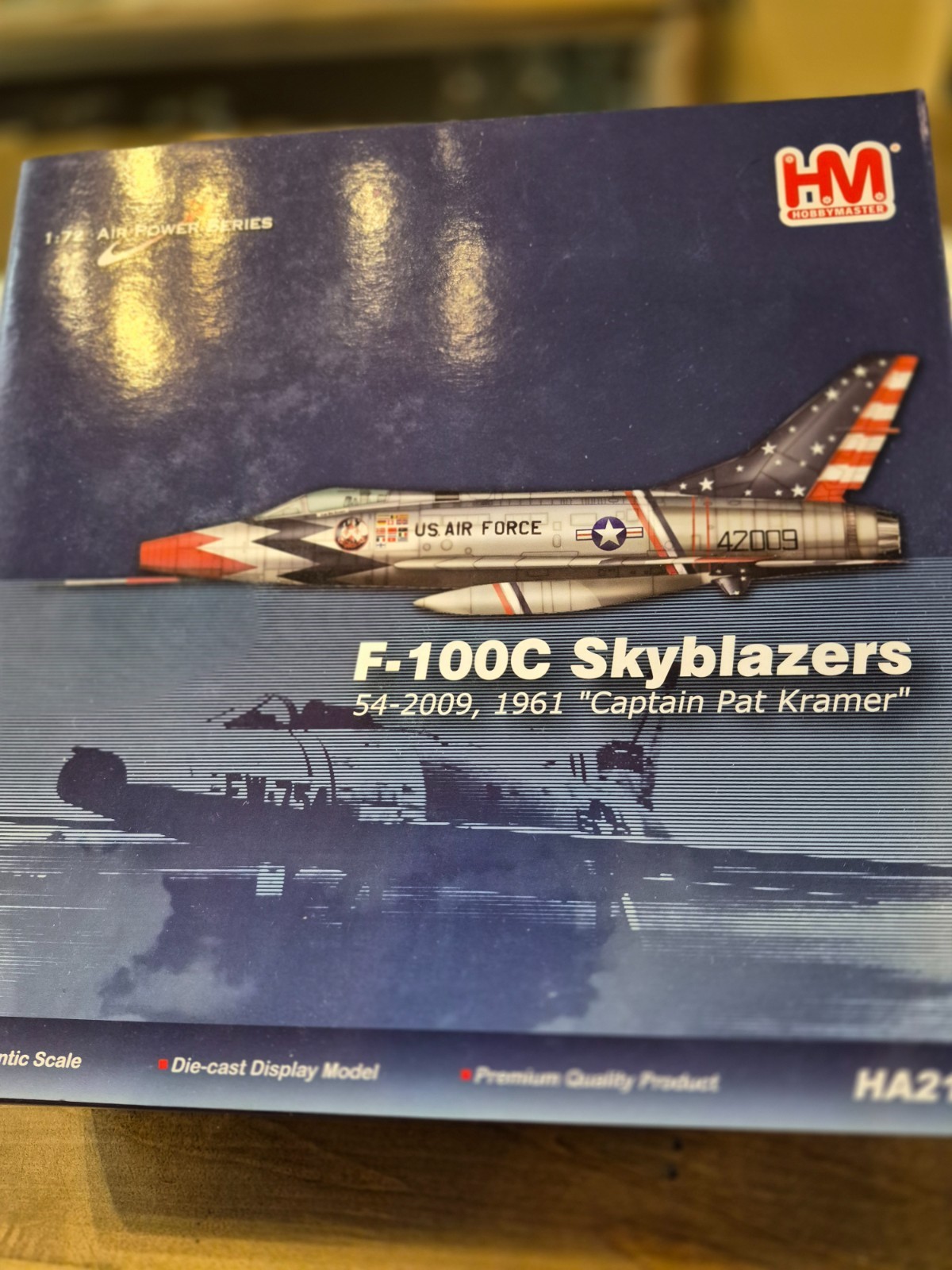 1/72 scale North American F100C Super Sabre USAF Skyblazers Hobby Master Diecast