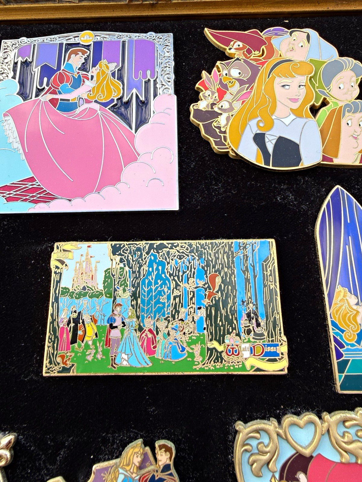 Disney Sleeping Beauty Princess Aurora Pin Set Limited Edition 2007