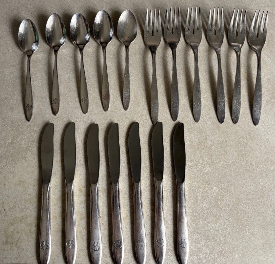 18 Vintage Pan Am Airlines International Silver CO Silver Plated  Flatware Okay