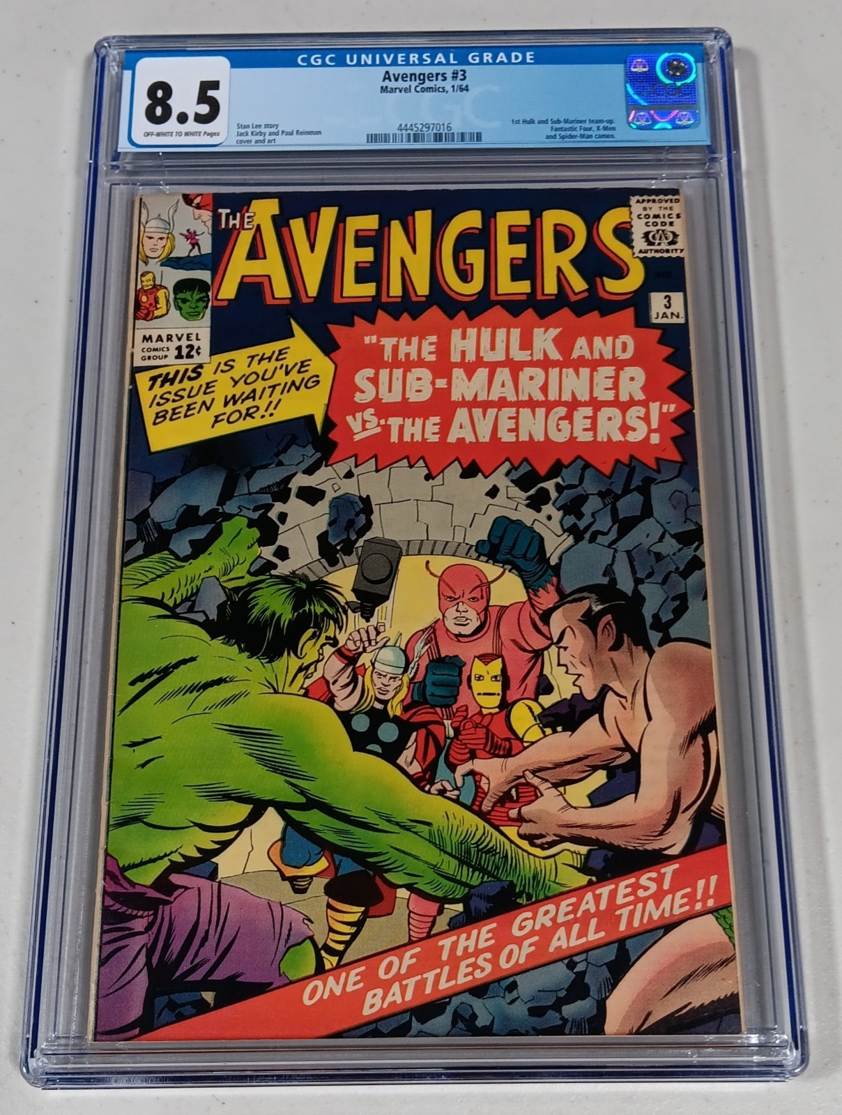 Avengers #3. Graded 8.5. Hulk and Namor team-up