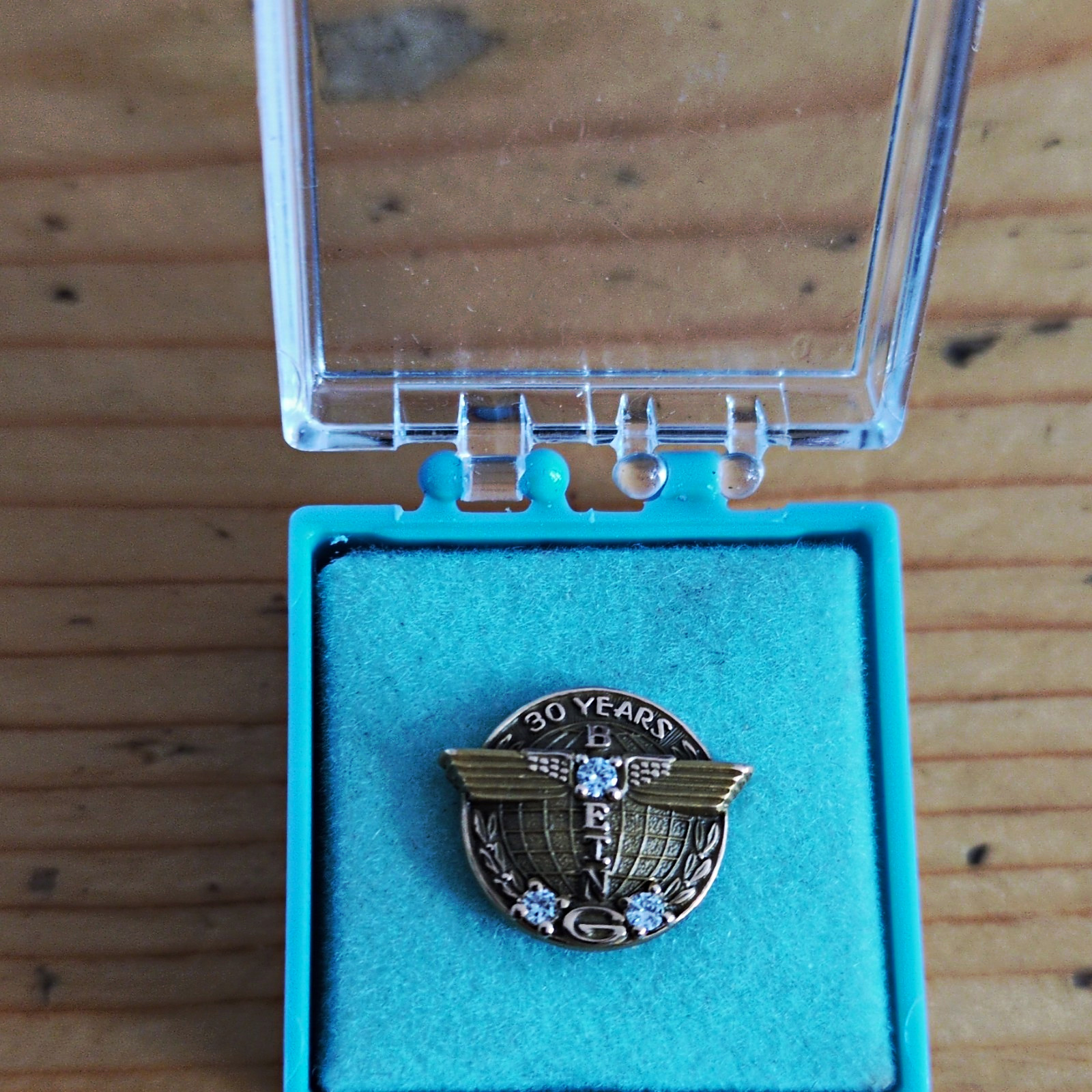 Vintage Boeing 30 Year Service Pin Solid 10K Gold 3 Diamonds Totem Logo Case