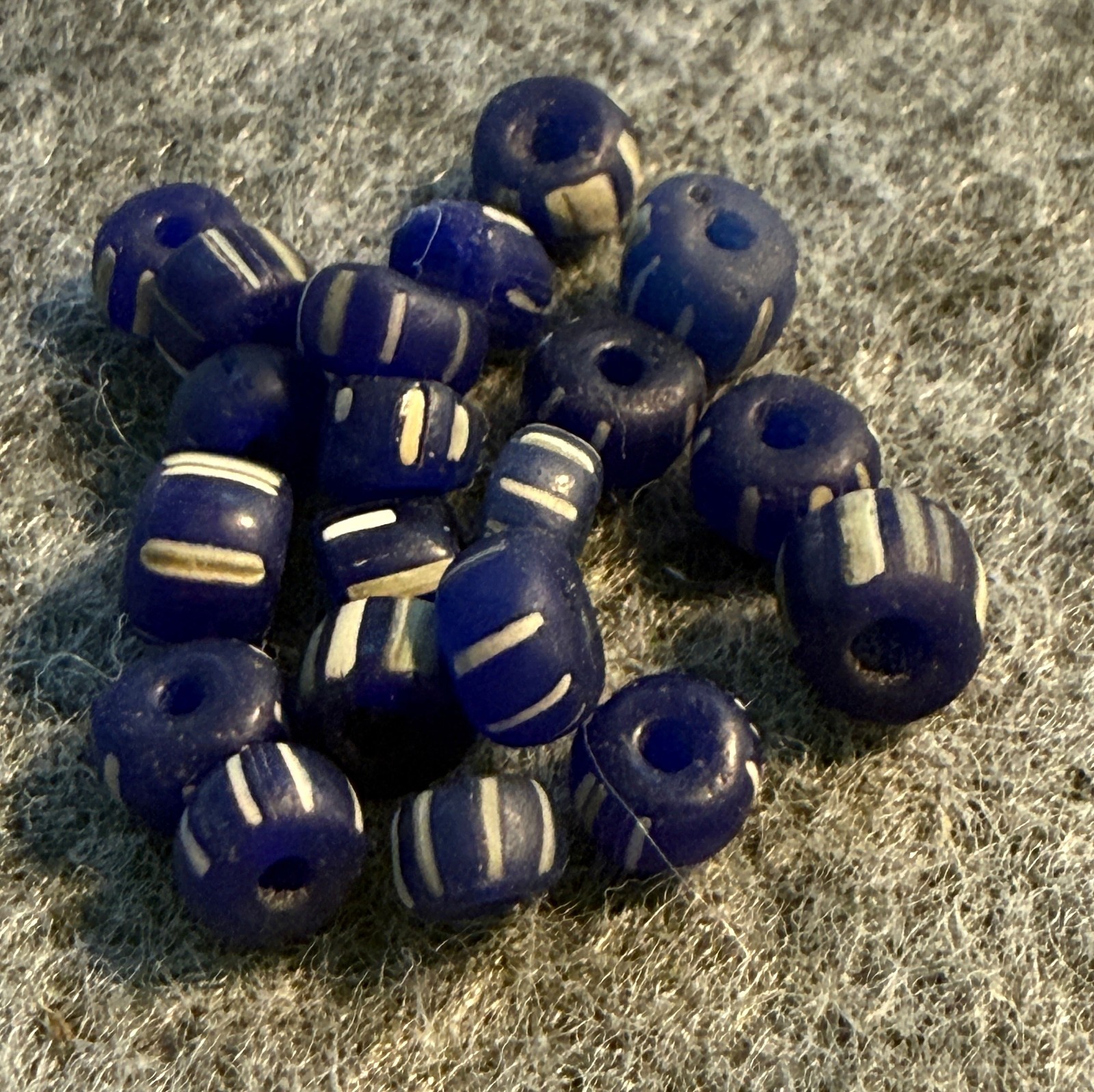 20 Original Cobalt Blue False Chevron Glass Trade Beads Huron Indian 1800's